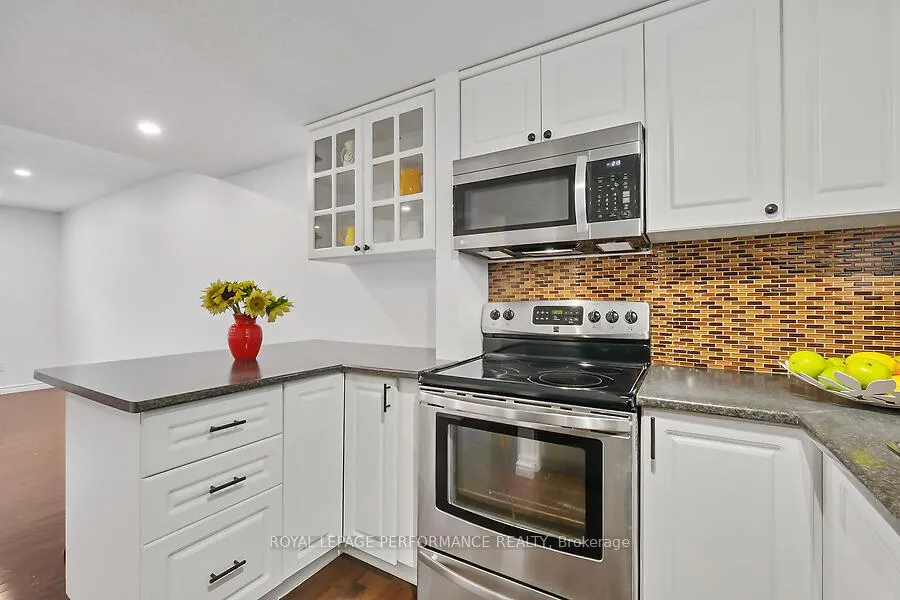 Photo 17 of 2654 Draper Avenue, Ottawa, Redwood Park — HOMEH