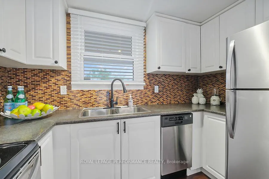 Photo 18 of 2654 Draper Avenue, Ottawa, Redwood Park — HOMEH