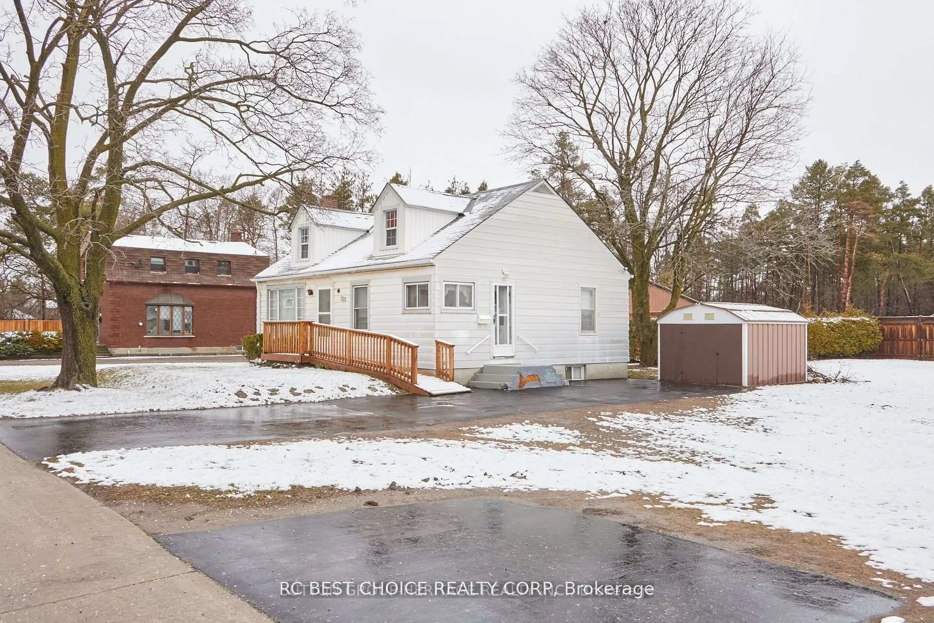 Photo 1 of 1705 Simcoe Street N, Oshawa, Samac — HOMEH