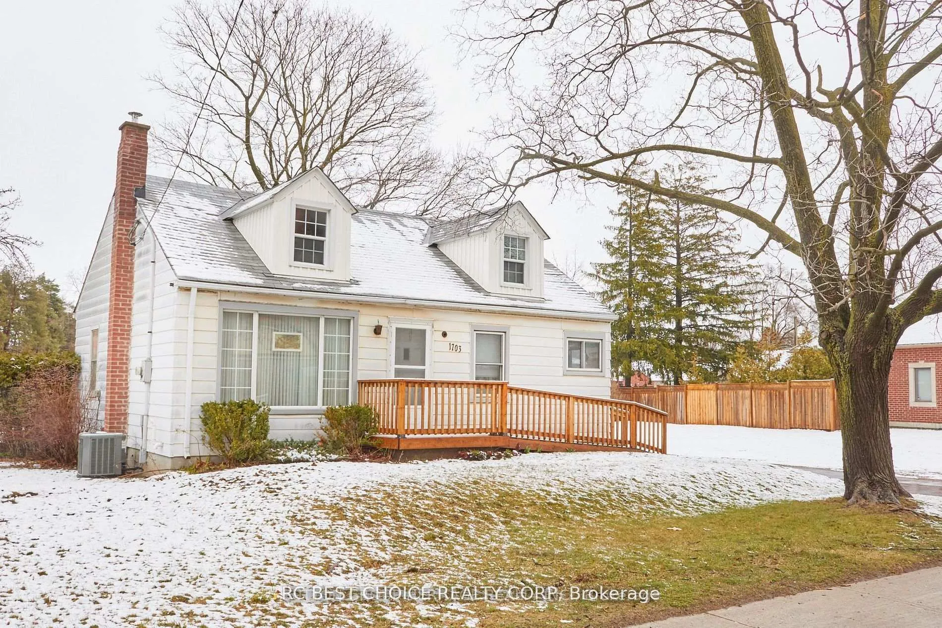 Photo 3 of 1705 Simcoe Street N, Oshawa, Samac — HOMEH