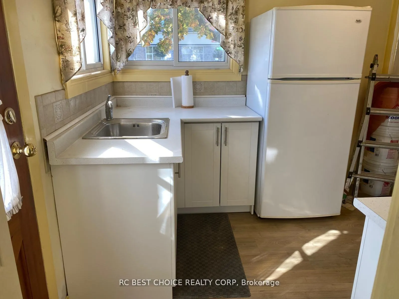 Photo 5 of 1705 Simcoe Street N, Oshawa, Samac — HOMEH
