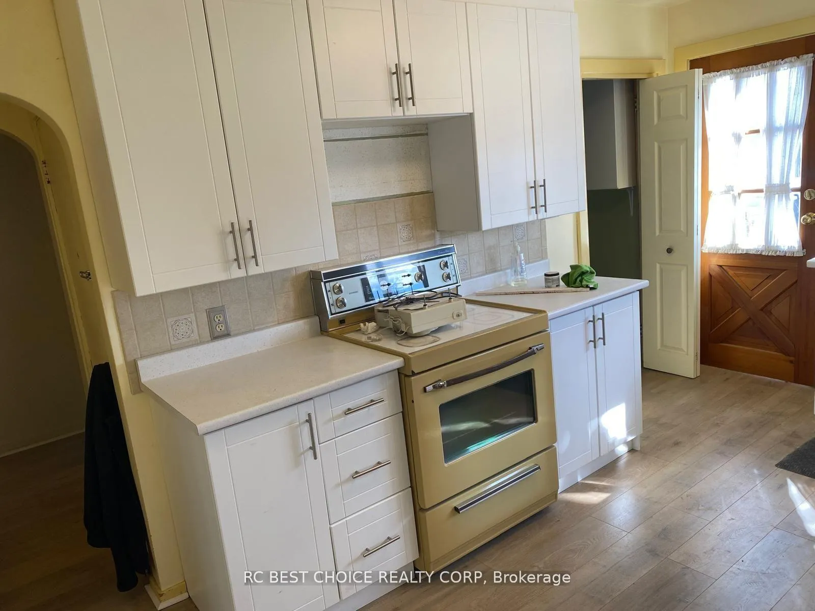 Photo 6 of 1705 Simcoe Street N, Oshawa, Samac — HOMEH