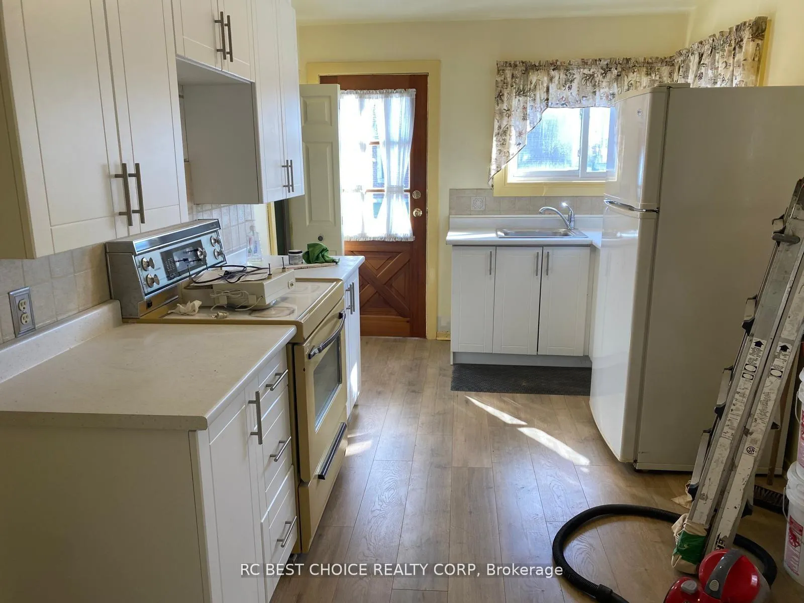 Photo 7 of 1705 Simcoe Street N, Oshawa, Samac — HOMEH