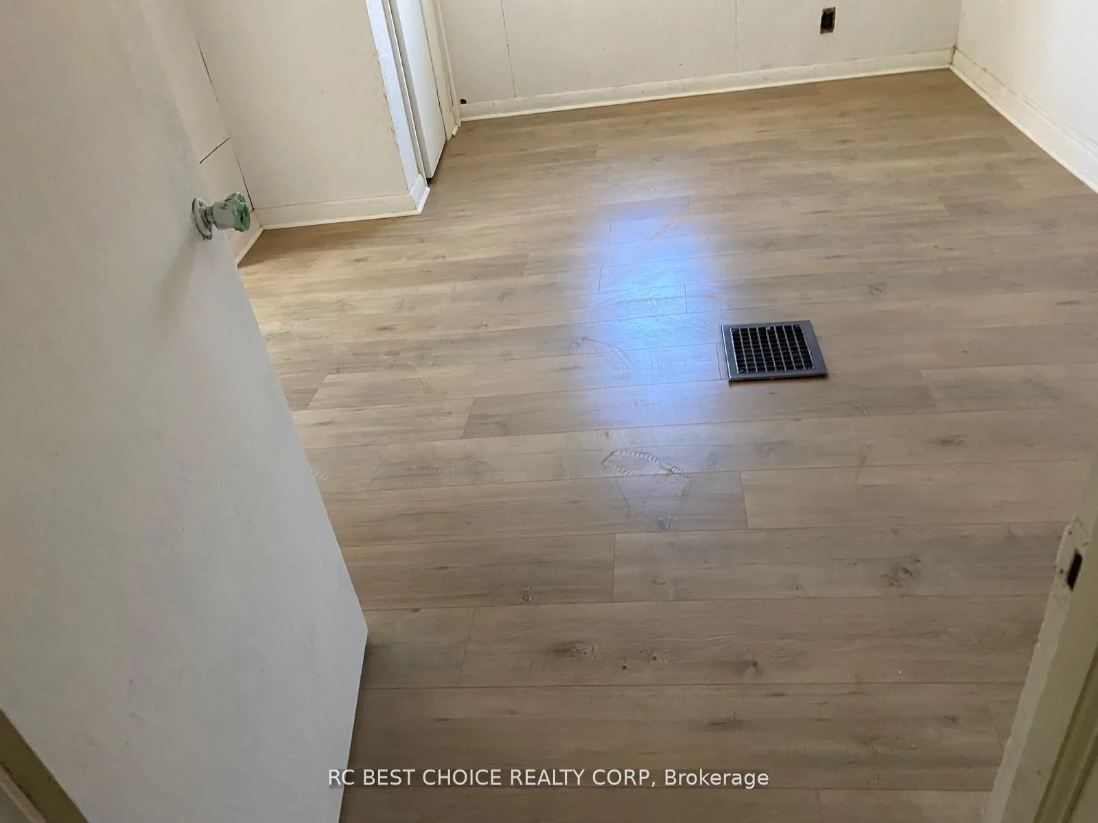 Photo 8 of 1705 Simcoe Street N, Oshawa, Samac — HOMEH