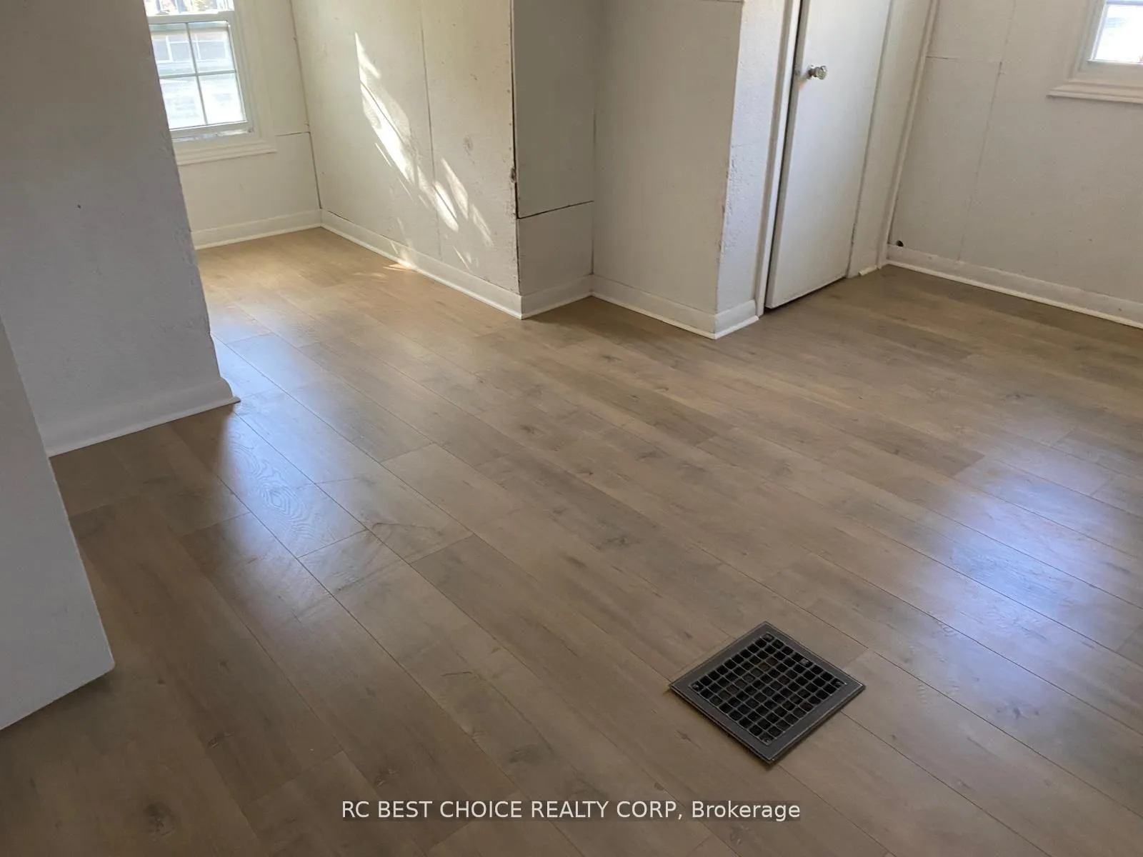 Photo 9 of 1705 Simcoe Street N, Oshawa, Samac — HOMEH