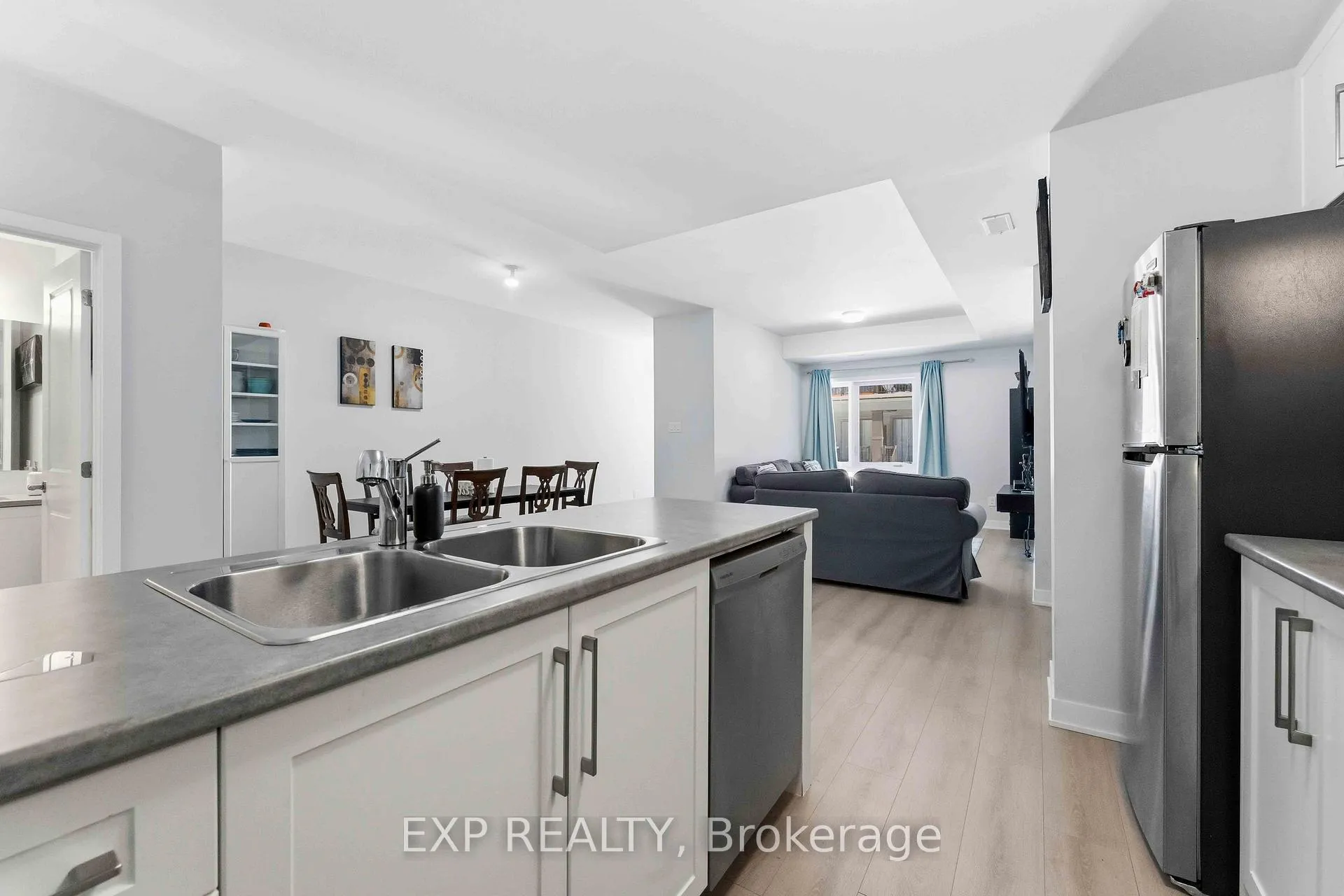 Photo 16 of 116 Parnian Private, Ottawa, Barrhaven - Half Moon Bay — HOMEH