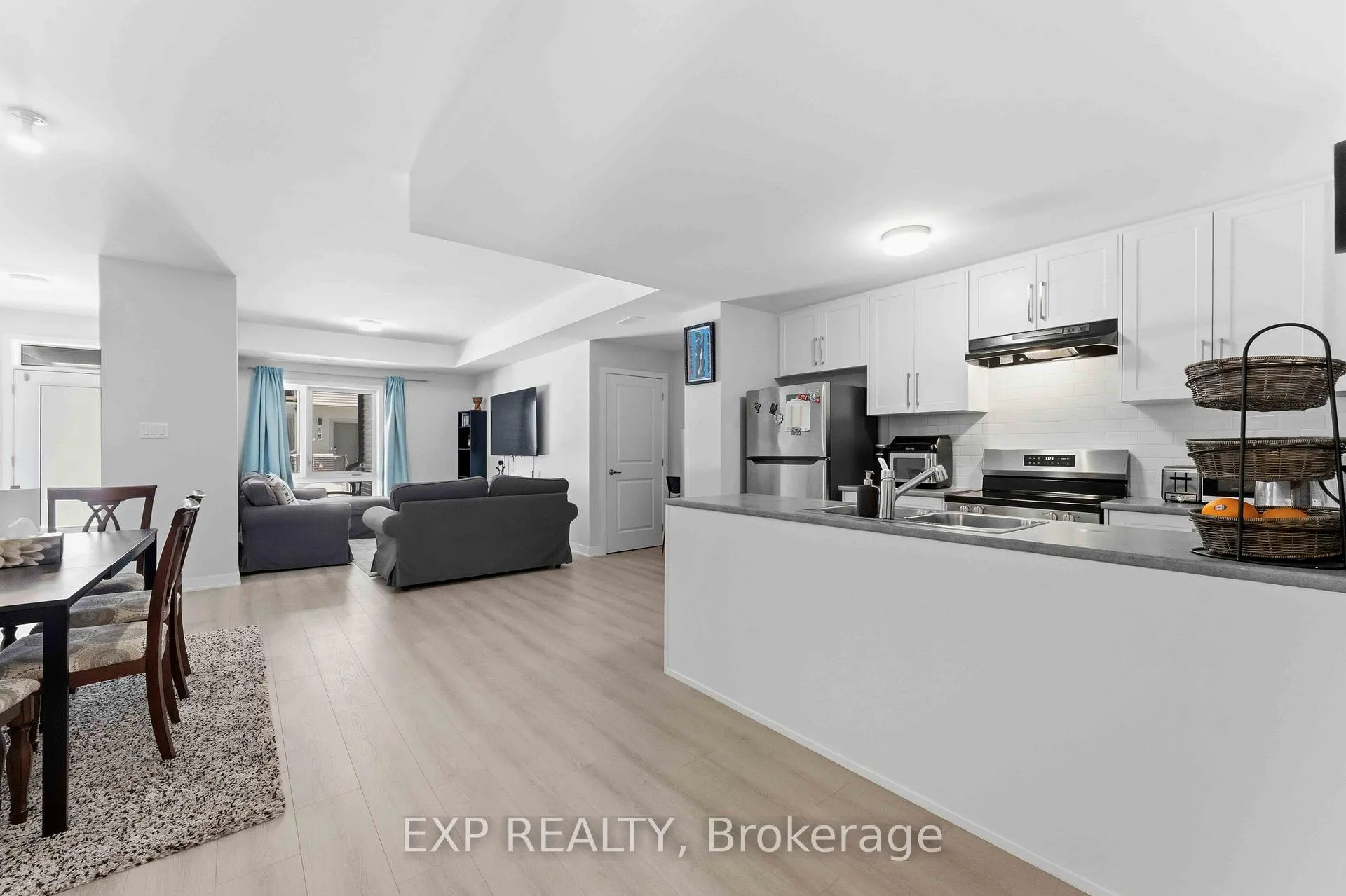 Photo 18 of 116 Parnian Private, Ottawa, Barrhaven - Half Moon Bay — HOMEH