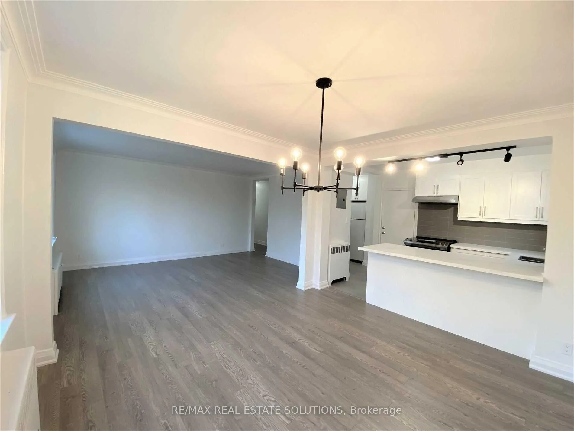Photo 2 of Unit 2, 5 Warwick Avenue, Toronto, Humewood-Cedarvale — HOMEH