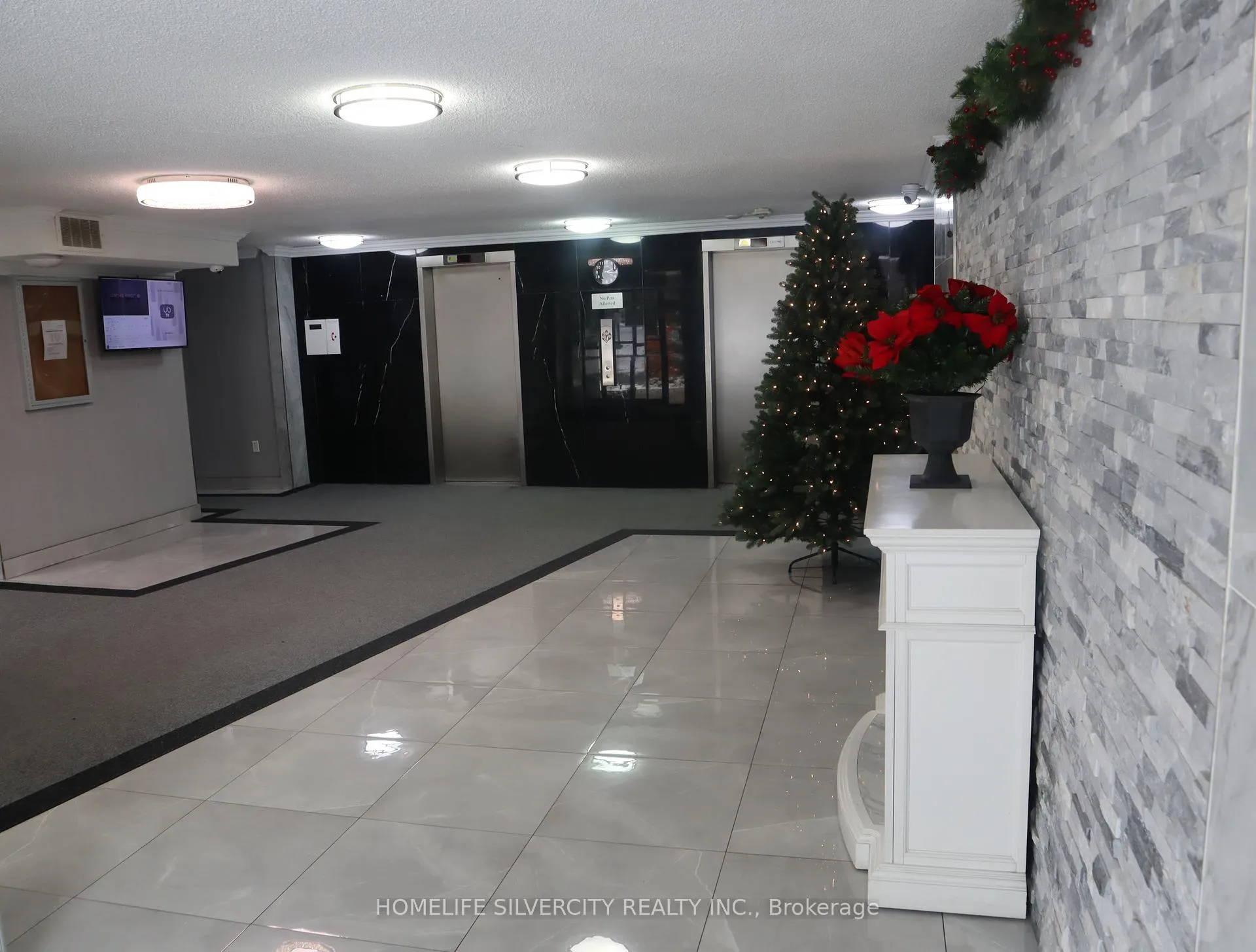 Photo 3 of Unit 2009, 4 Kings Cross Road, Brampton, Queen Street Corridor — HOMEH