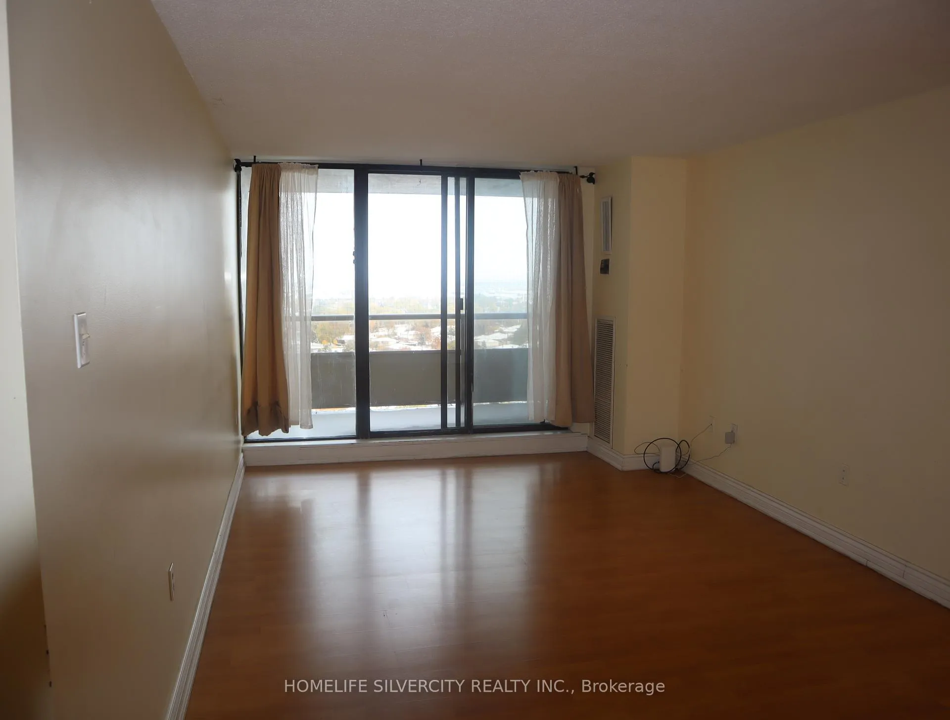 Photo 4 of Unit 2009, 4 Kings Cross Road, Brampton, Queen Street Corridor — HOMEH