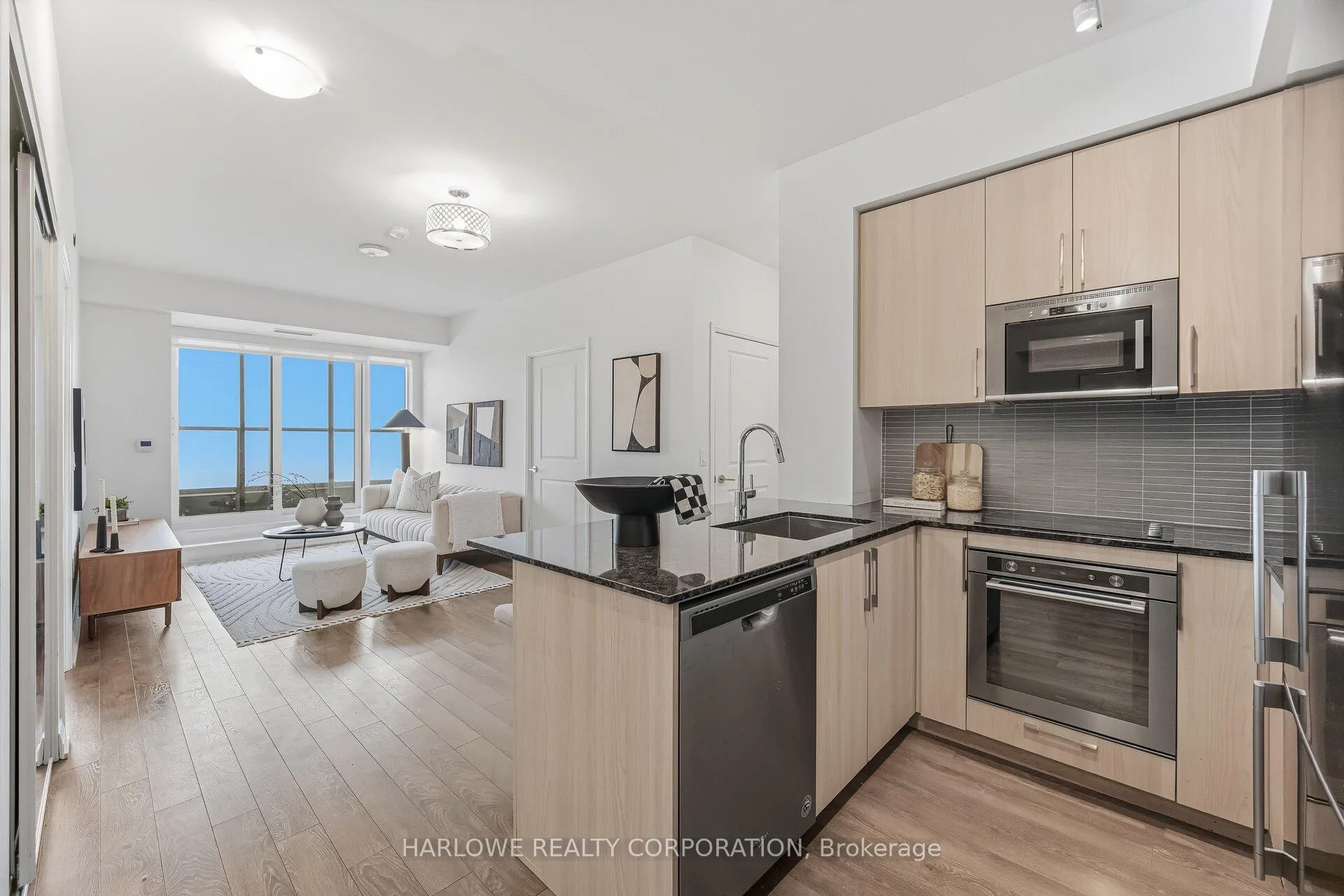 Photo 1 of Unit 720, 99 Eagle Rock Way, Vaughan, Rural Vaughan — HOMEH