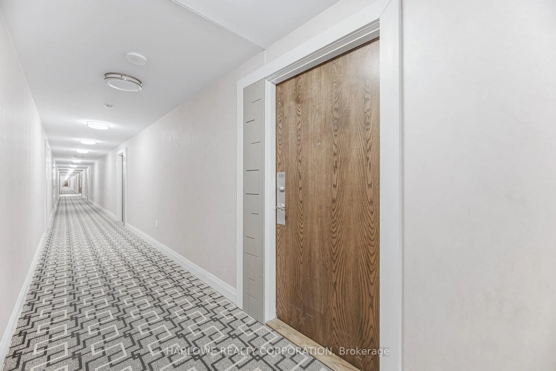 Photo 5 of Unit 720, 99 Eagle Rock Way, Vaughan, Rural Vaughan — HOMEH