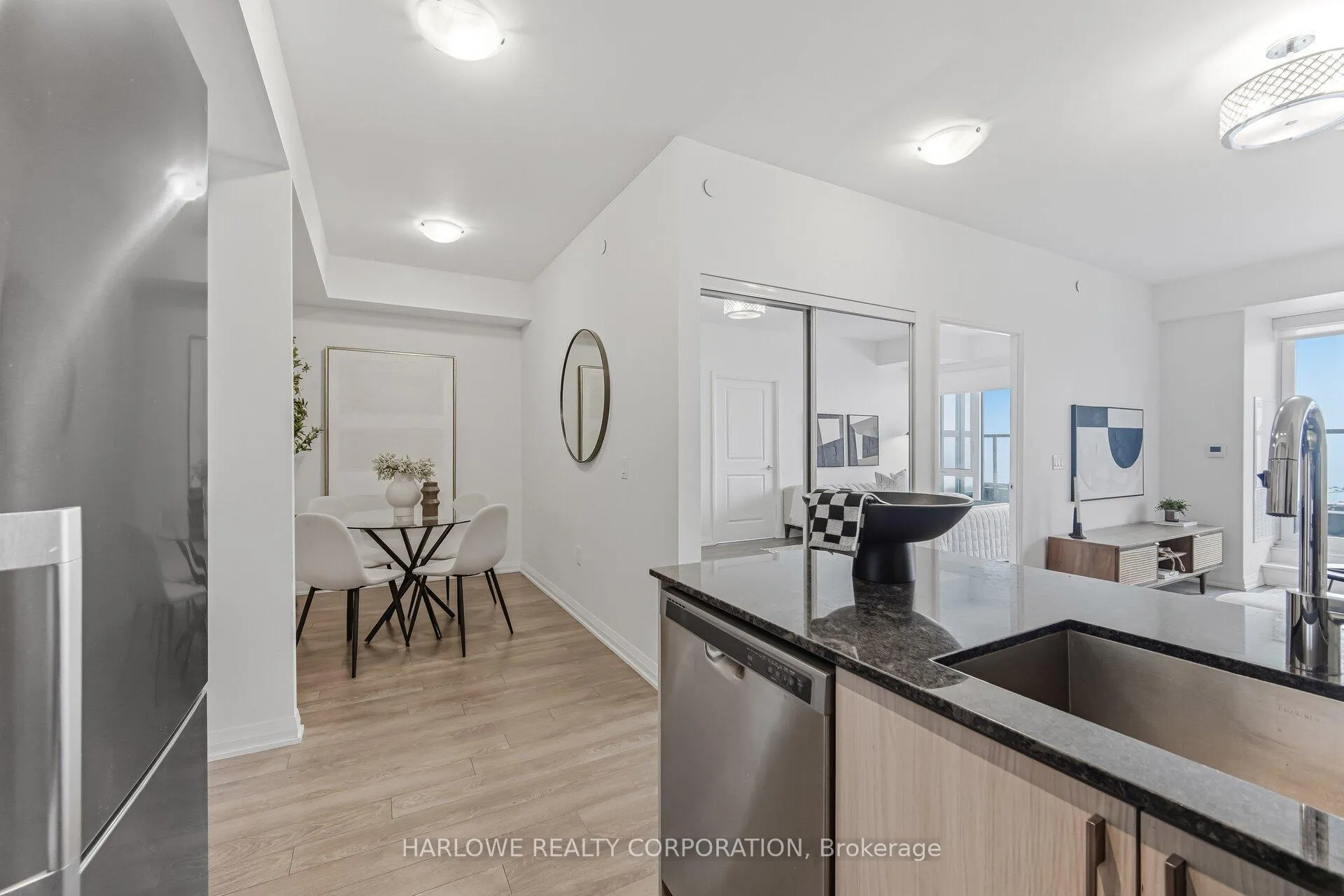 Photo 10 of Unit 720, 99 Eagle Rock Way, Vaughan, Rural Vaughan — HOMEH