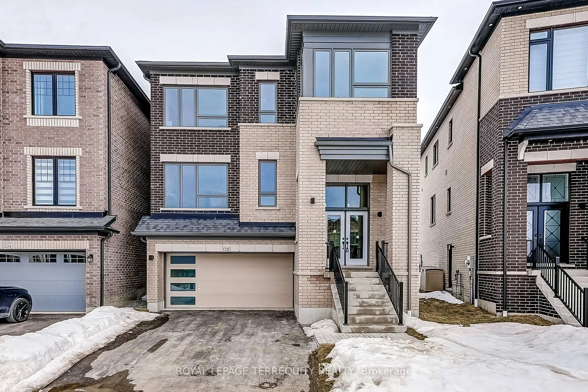 Photo 3 of 1226 Talisman Manor, Pickering, Rural Pickering — HOMEH