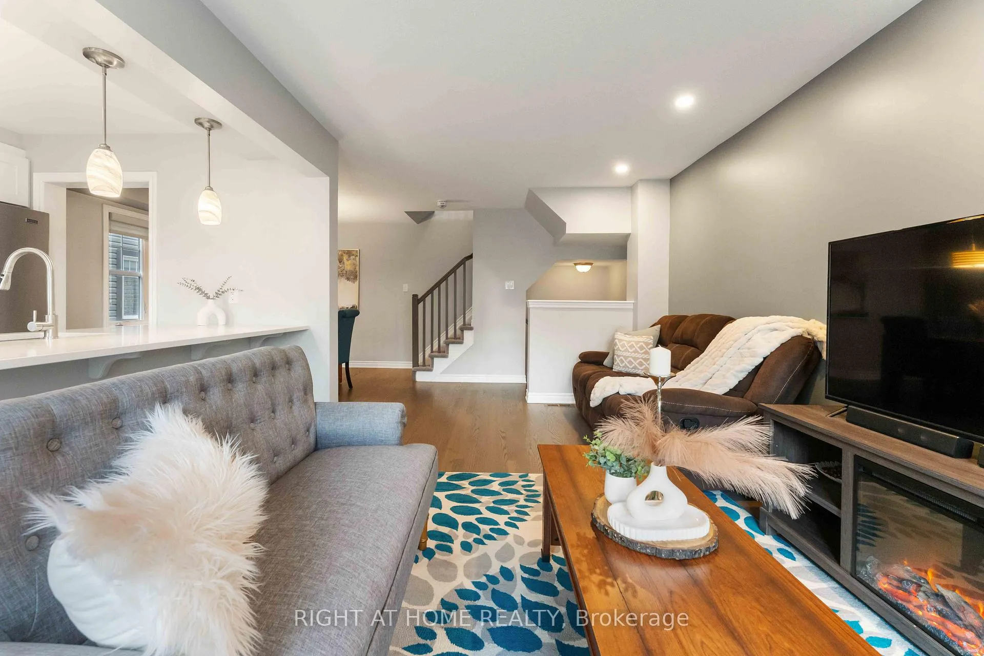 Photo 4 of 118 Helenium Lane, Ottawa, Avalon West — HOMEH
