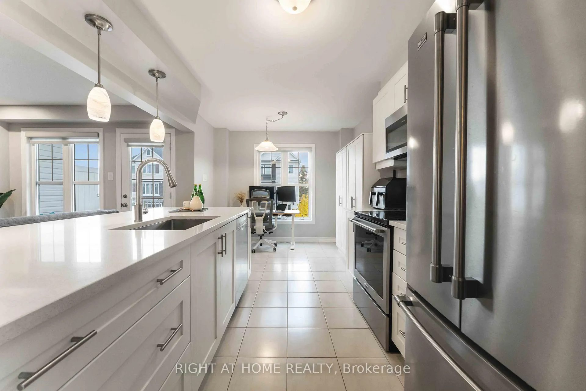 Photo 9 of 118 Helenium Lane, Ottawa, Avalon West — HOMEH