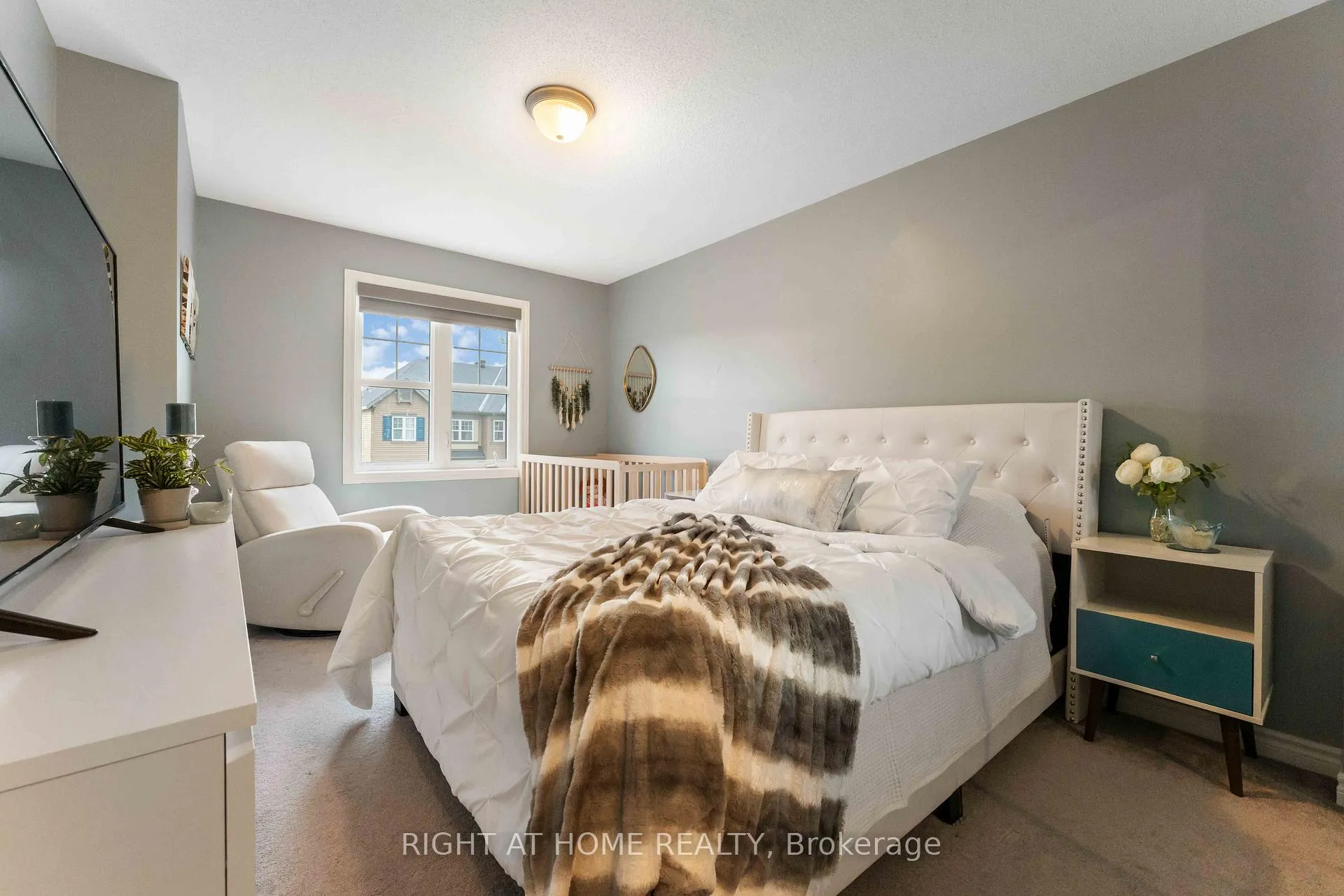 Photo 10 of 118 Helenium Lane, Ottawa, Avalon West — HOMEH