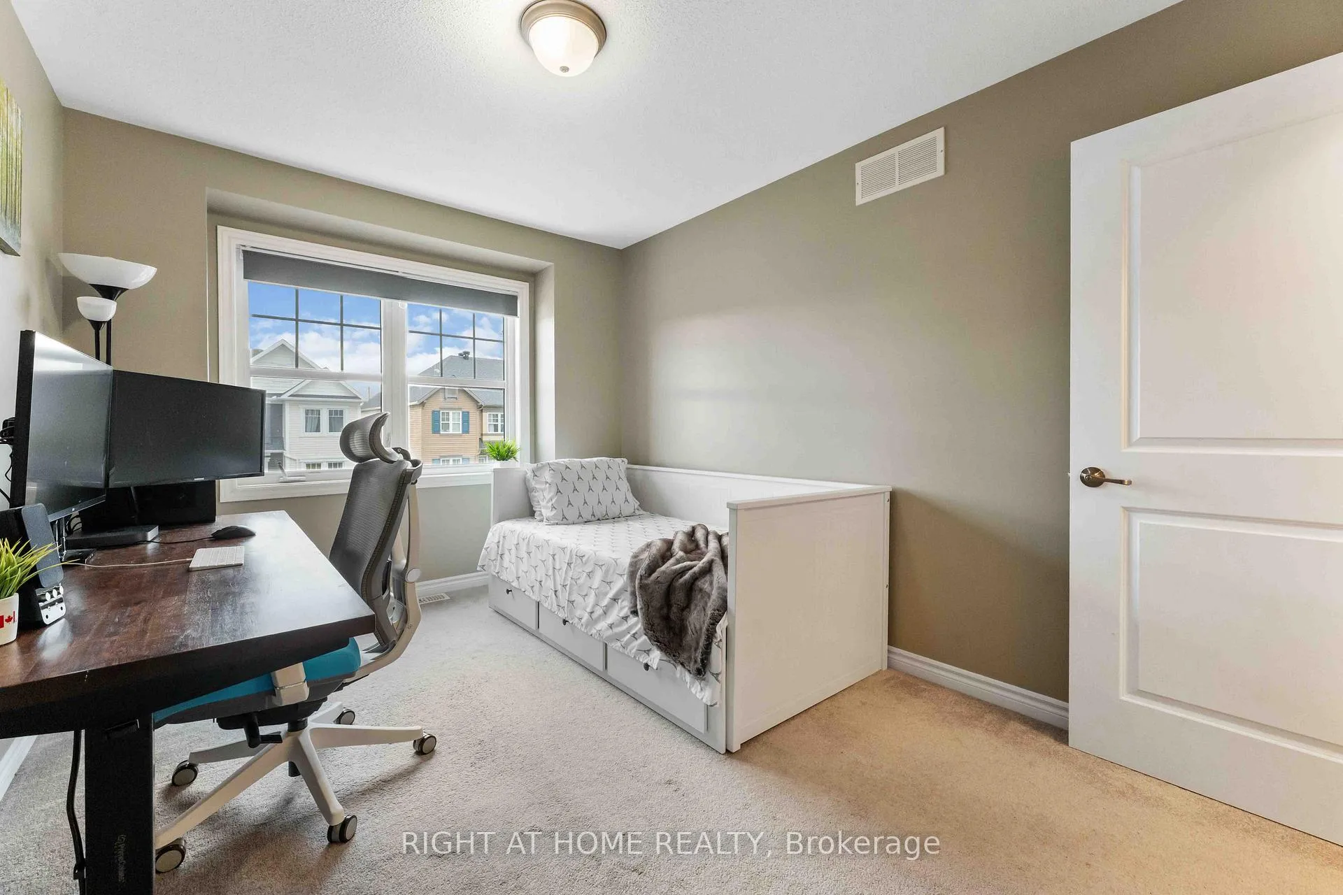 Photo 13 of 118 Helenium Lane, Ottawa, Avalon West — HOMEH
