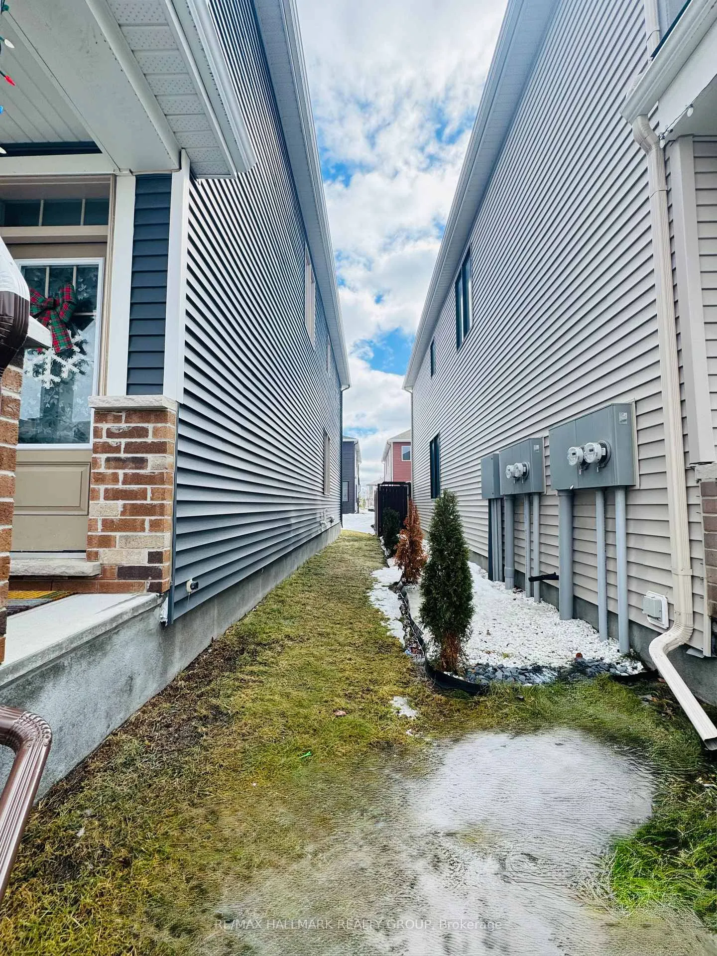 Photo 2 of 2326 Watercolours Way, Ottawa, Barrhaven - Half Moon Bay — HOMEH