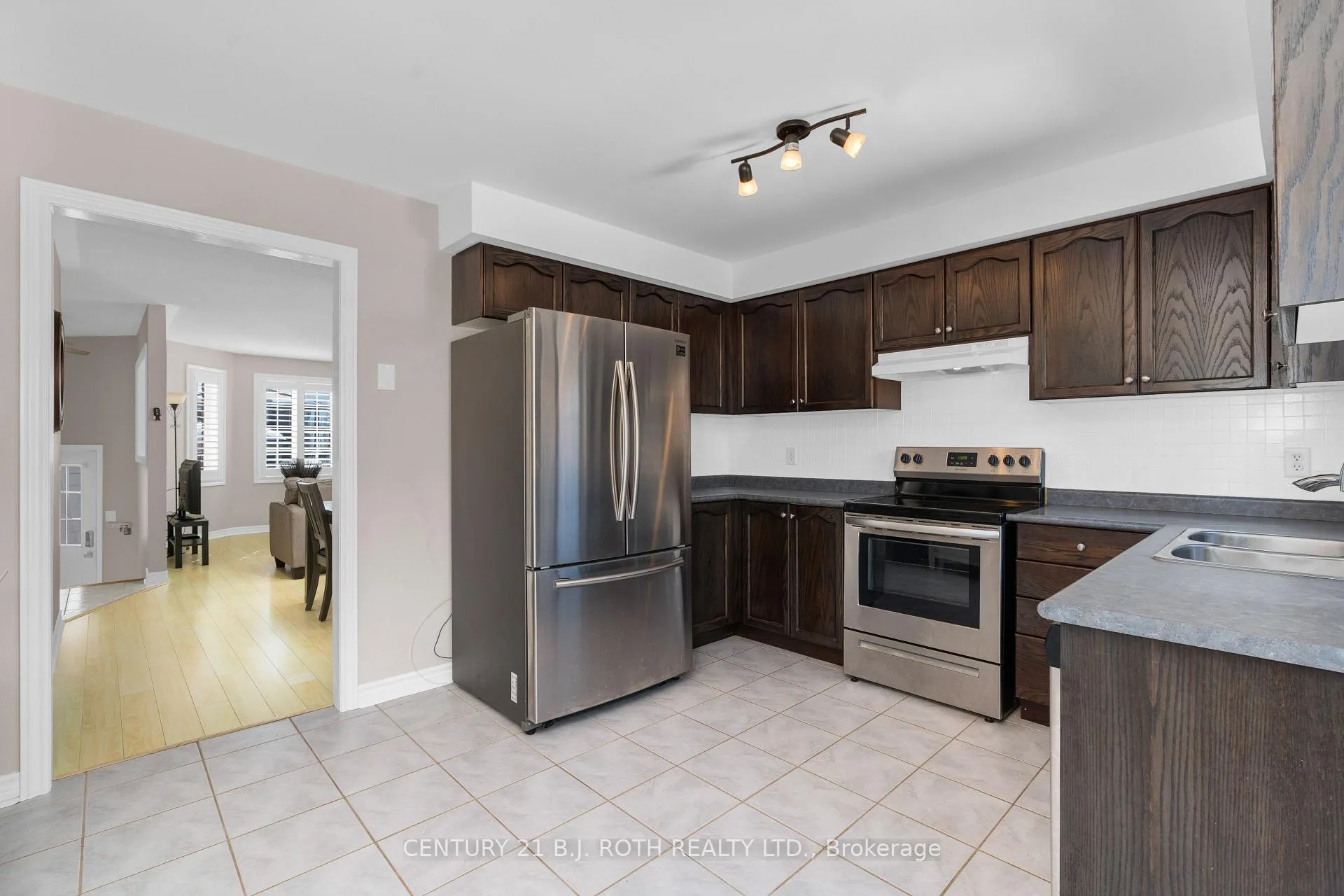 Photo 13 of 63 Kenwell Crescent, Barrie, Holly — HOMEH