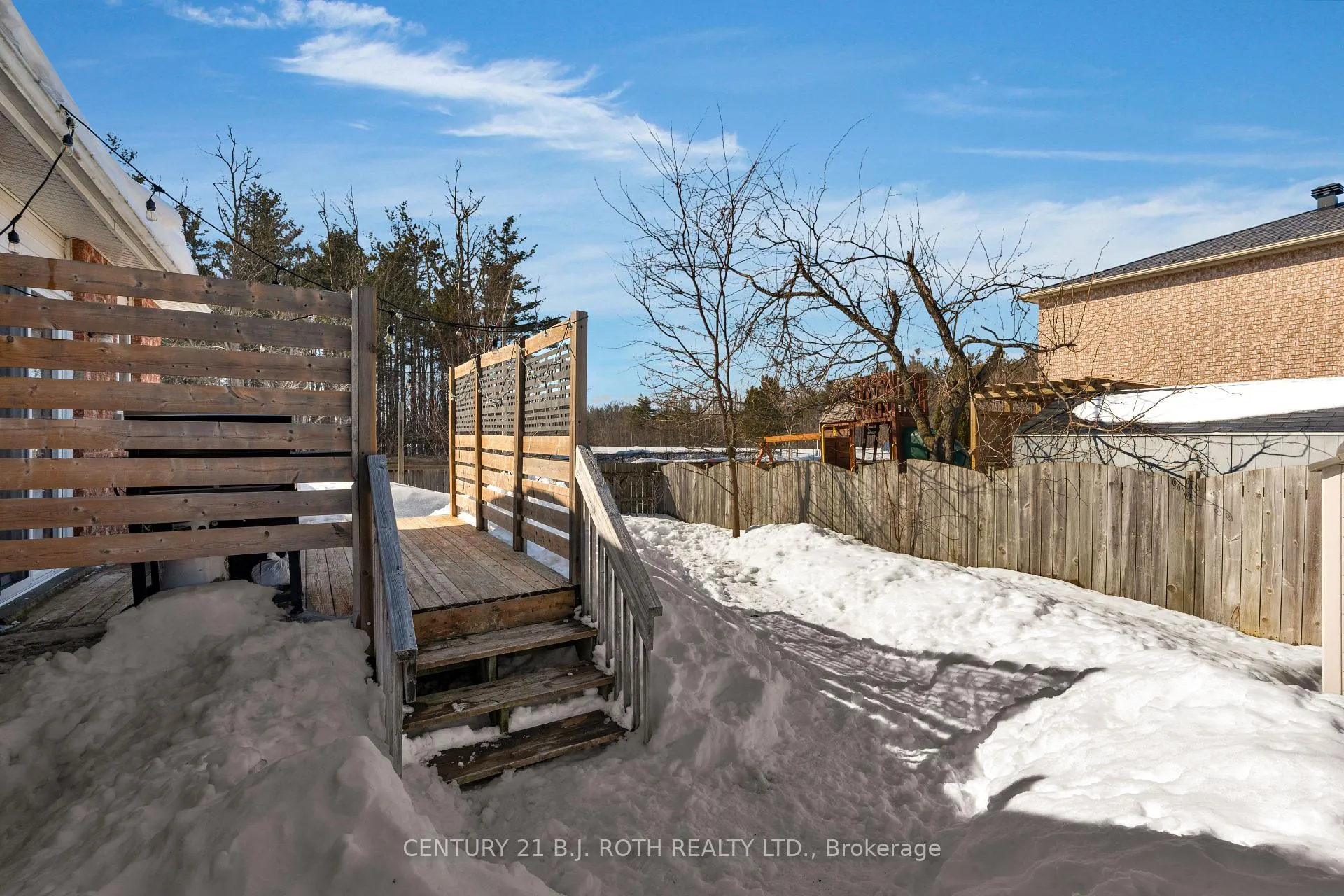 Photo 16 of 63 Kenwell Crescent, Barrie, Holly — HOMEH