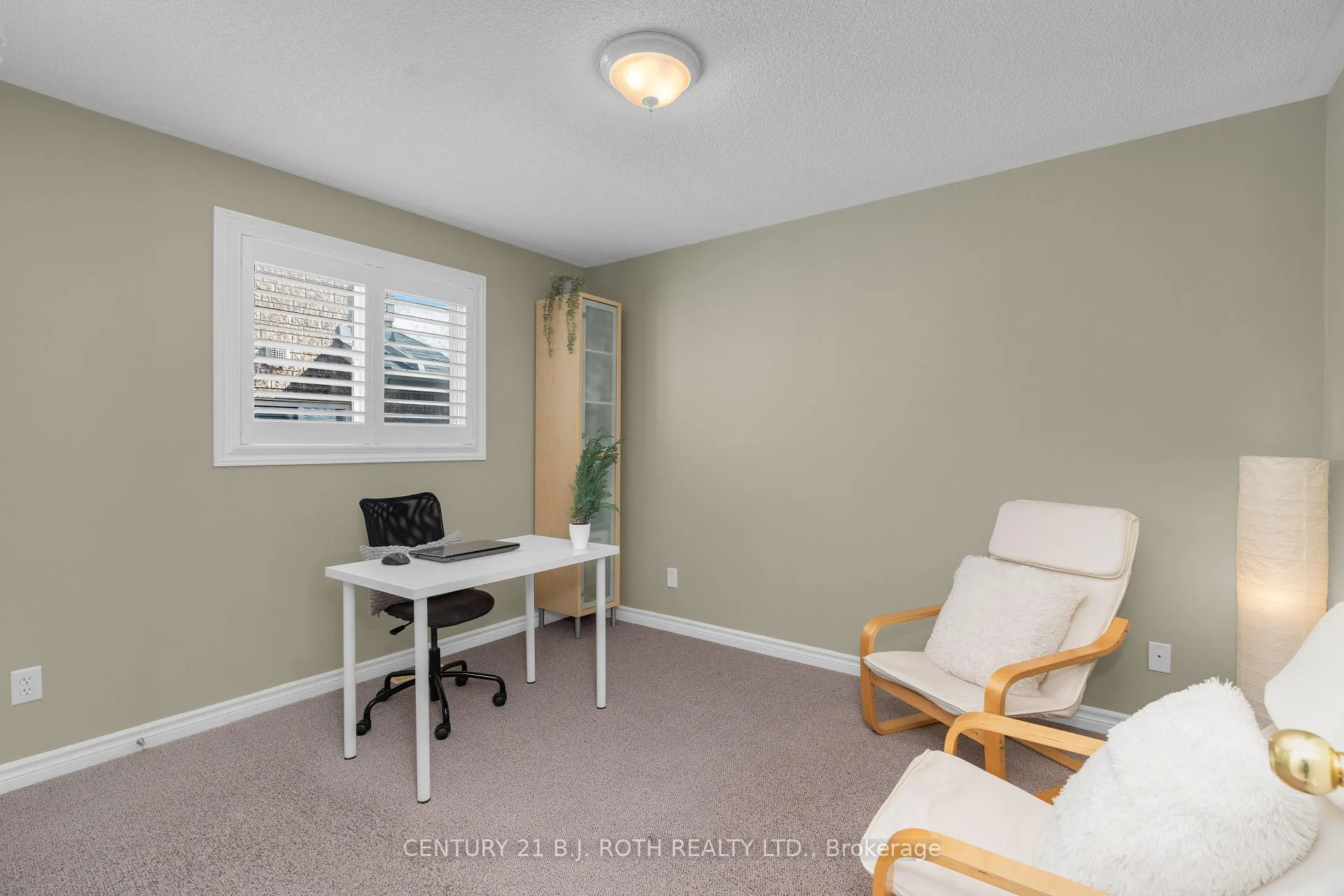 Photo 24 of 63 Kenwell Crescent, Barrie, Holly — HOMEH
