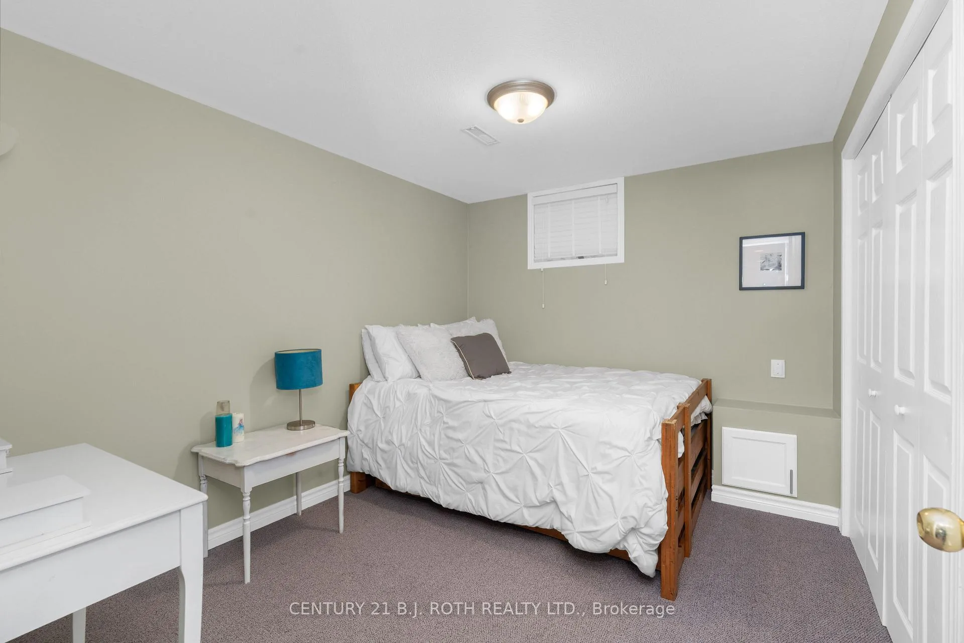 Photo 32 of 63 Kenwell Crescent, Barrie, Holly — HOMEH