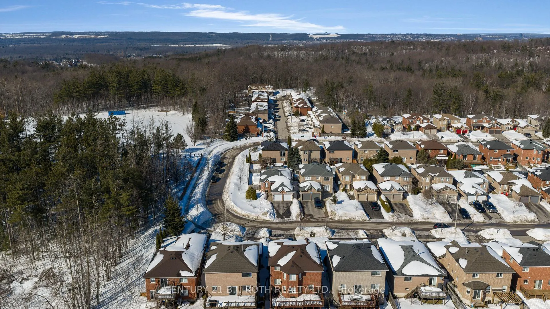 Photo 41 of 63 Kenwell Crescent, Barrie, Holly — HOMEH
