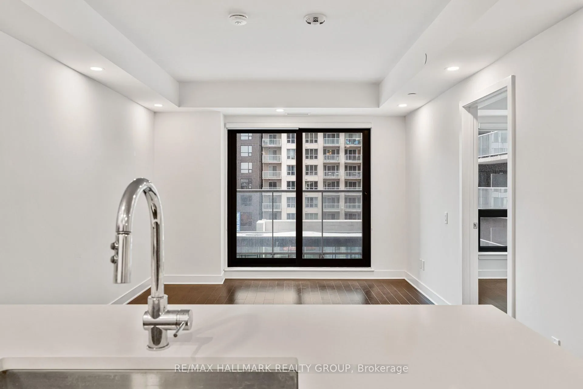 Photo 5 of Unit 409, 180 George Street, Ottawa, Lower Town/Byward Market — HOMEH