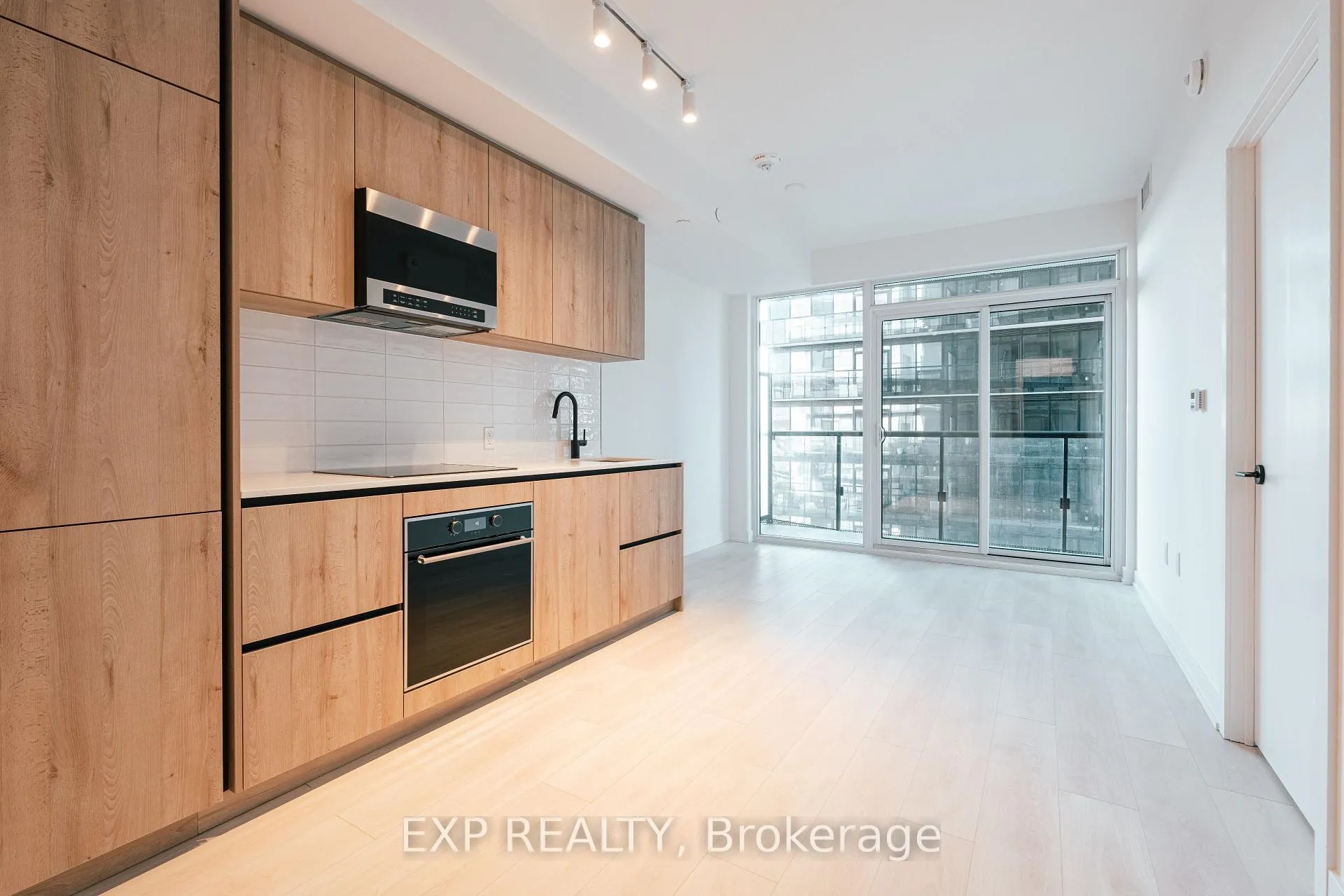 Photo 1 of Unit 1713, 117 Broadway Avenue, Toronto, Mount Pleasant West — HOMEH
