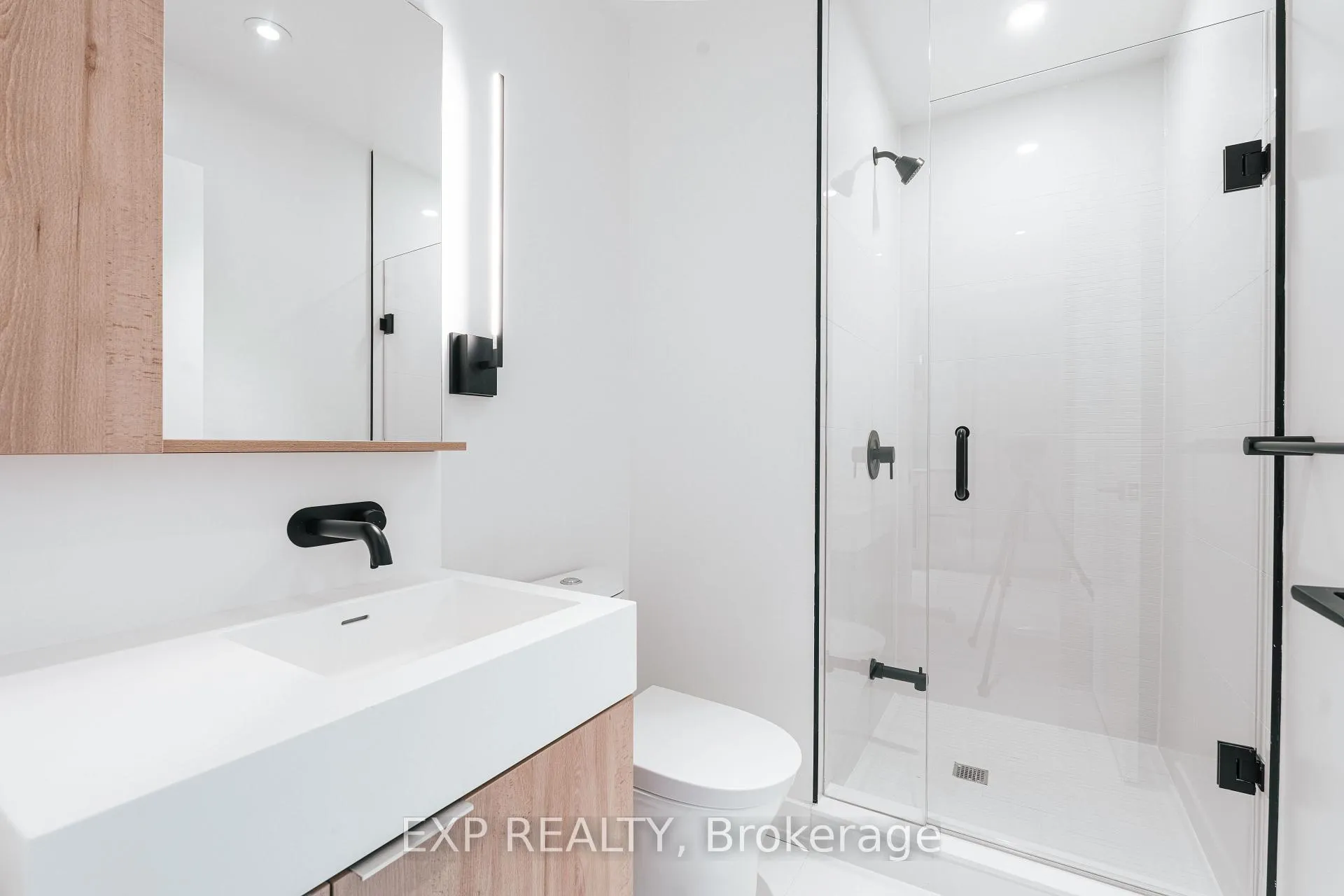 Photo 7 of Unit 1713, 117 Broadway Avenue, Toronto, Mount Pleasant West — HOMEH
