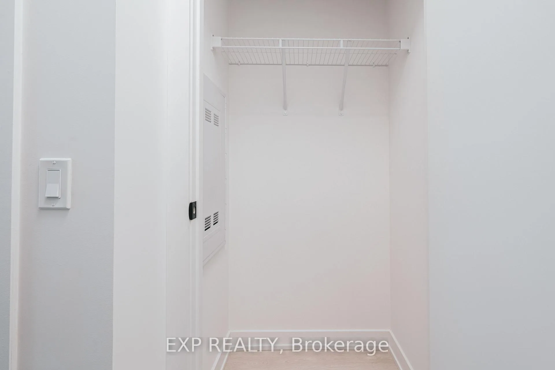 Photo 10 of Unit 1713, 117 Broadway Avenue, Toronto, Mount Pleasant West — HOMEH