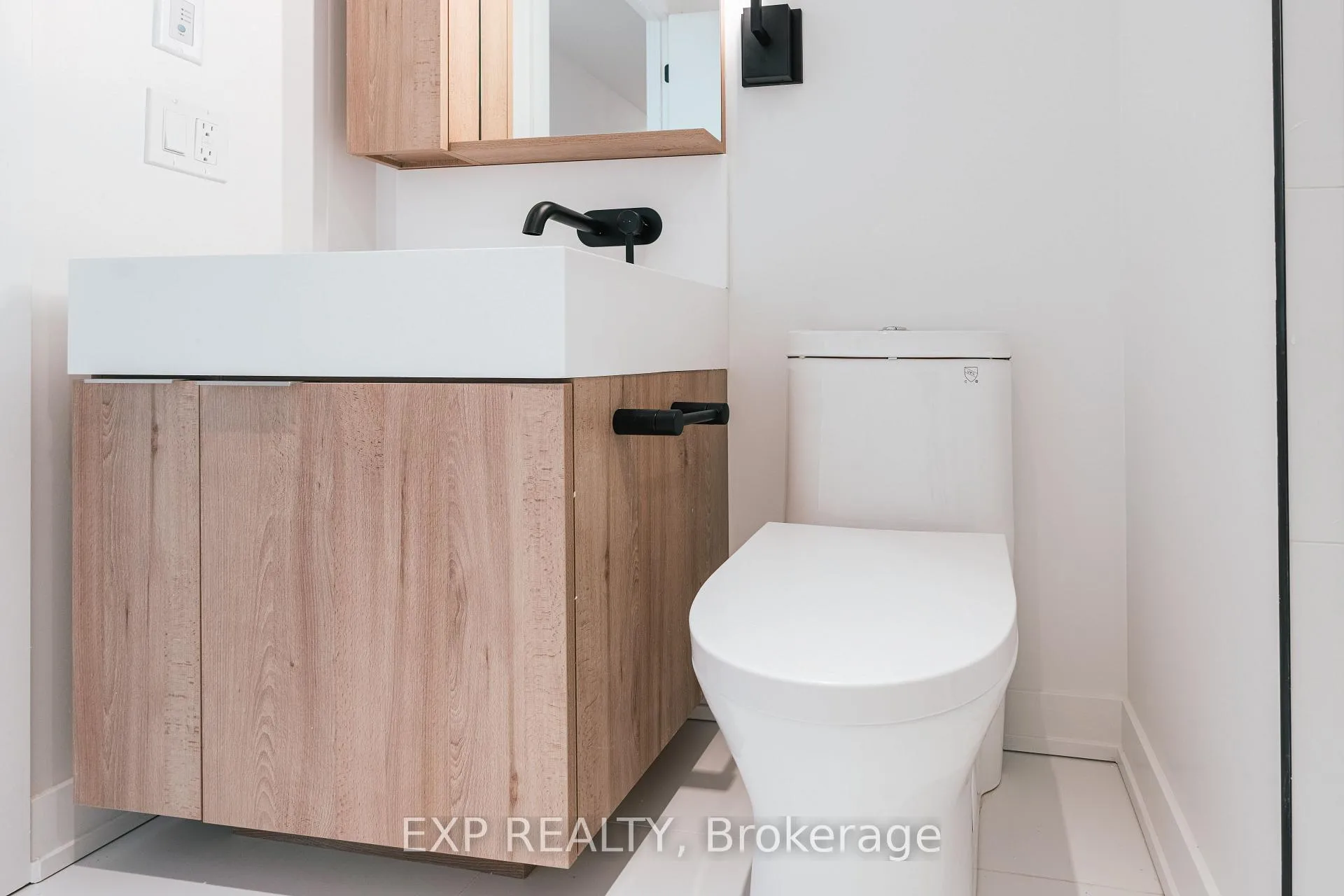 Photo 11 of Unit 1713, 117 Broadway Avenue, Toronto, Mount Pleasant West — HOMEH