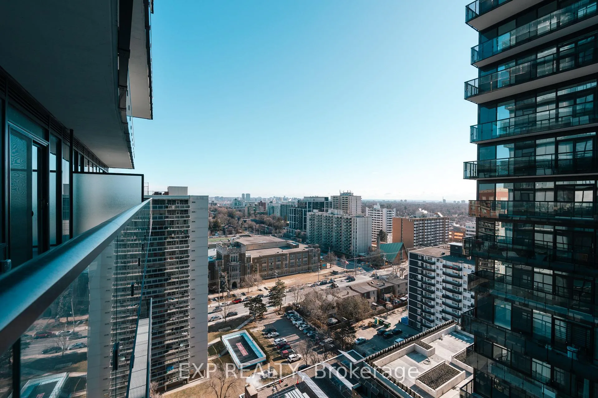 Photo 12 of Unit 1713, 117 Broadway Avenue, Toronto, Mount Pleasant West — HOMEH