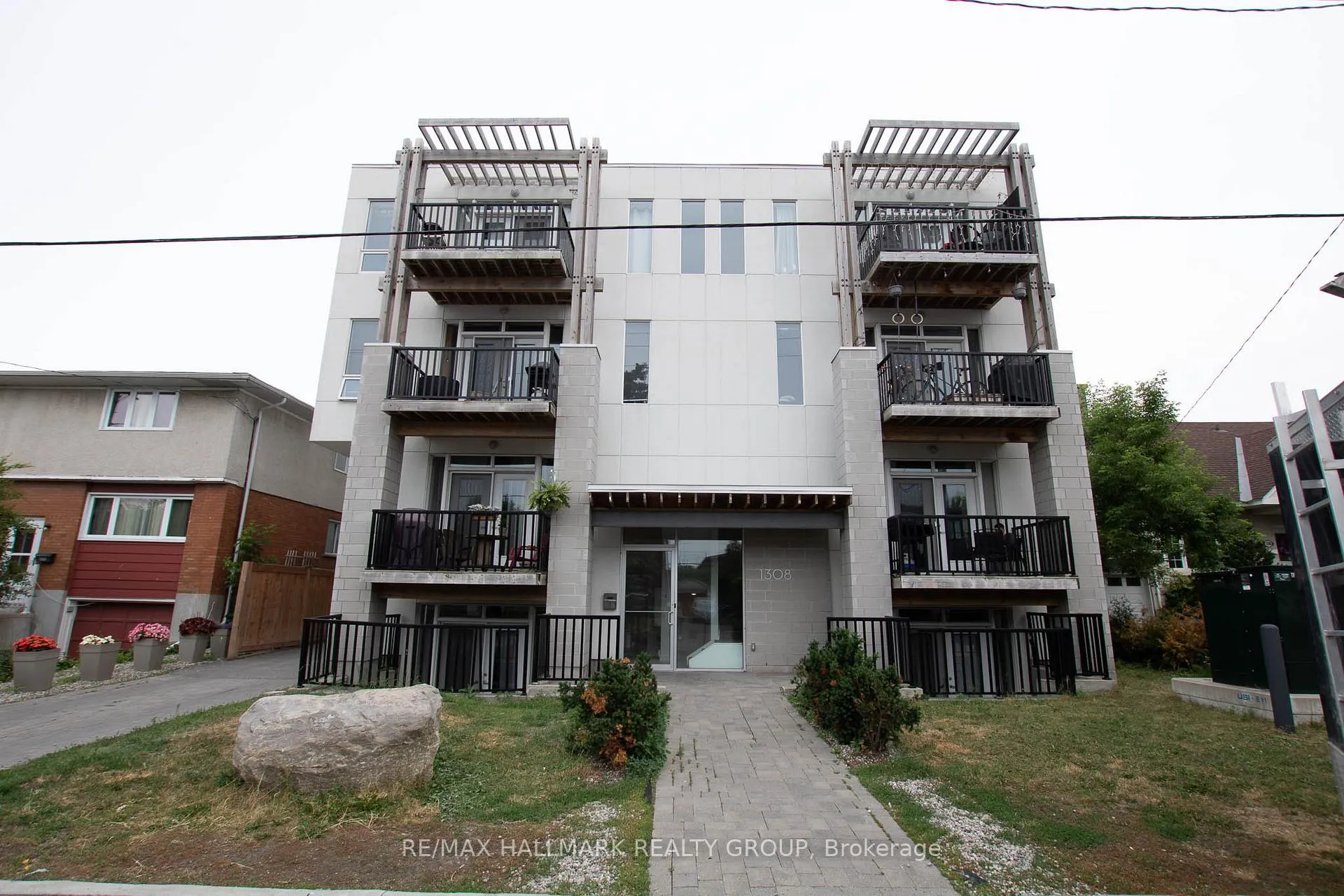 Photo 1 of Unit 101, 1308 Thames Street, Ottawa, Carlington — HOMEH