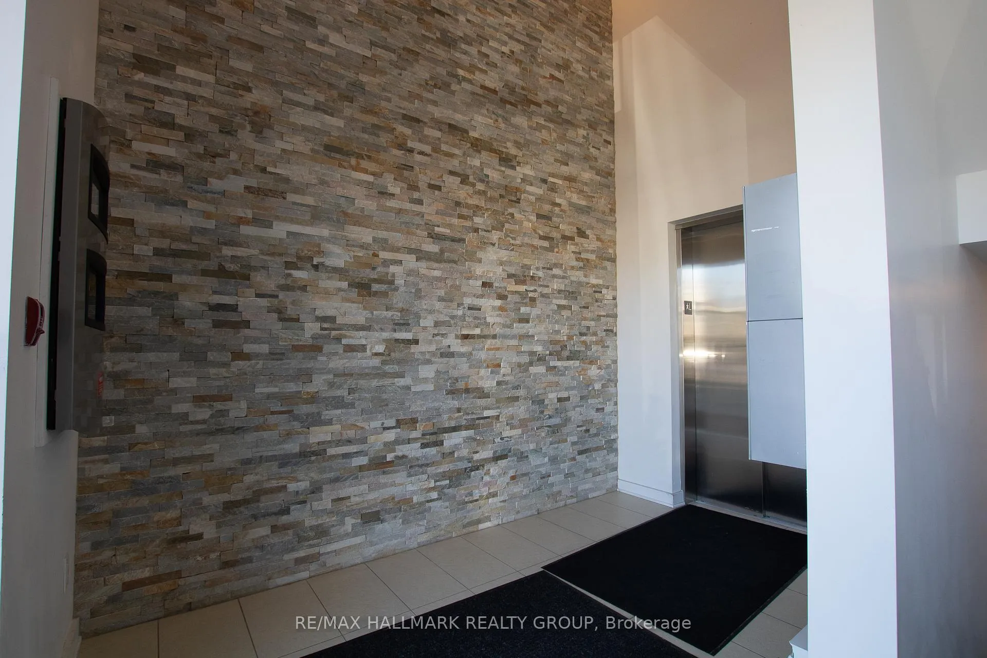 Photo 3 of Unit 101, 1308 Thames Street, Ottawa, Carlington — HOMEH