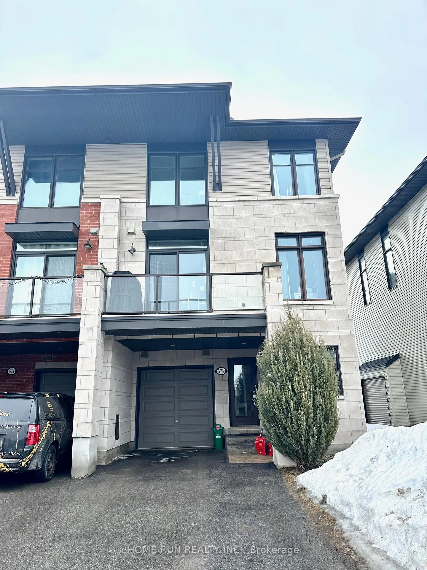 Photo 1 of 572 Labrador Crescent, Ottawa, Blossom Park/Kemp Park/Findlay Creek — HOMEH