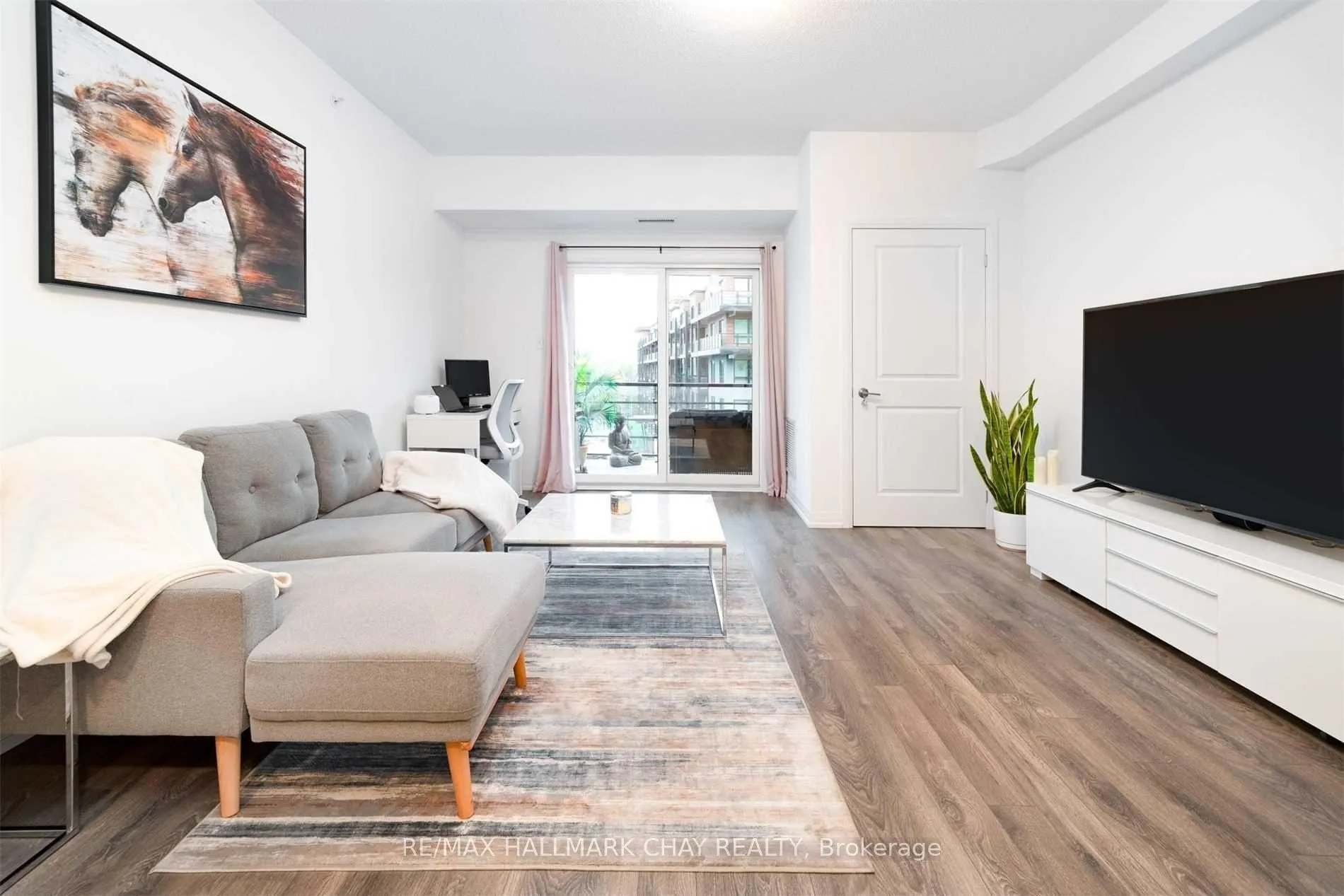 Photo 6 of Unit 403, 304 Essa Road, Barrie, 400 West — HOMEH