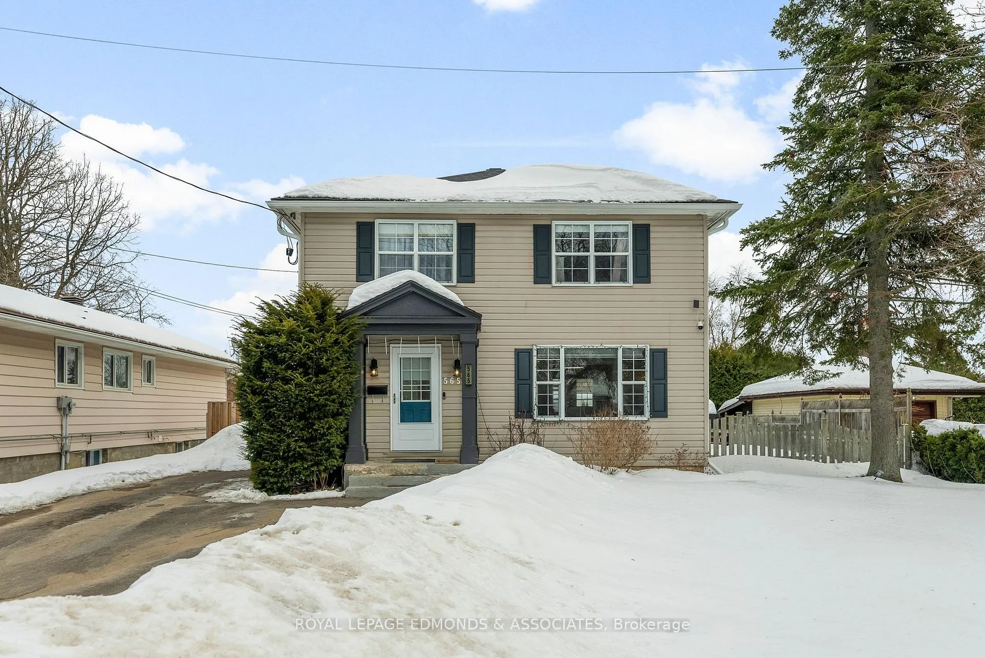 Photo 1 of 565 Elizabeth Street, Pembroke — HOMEH