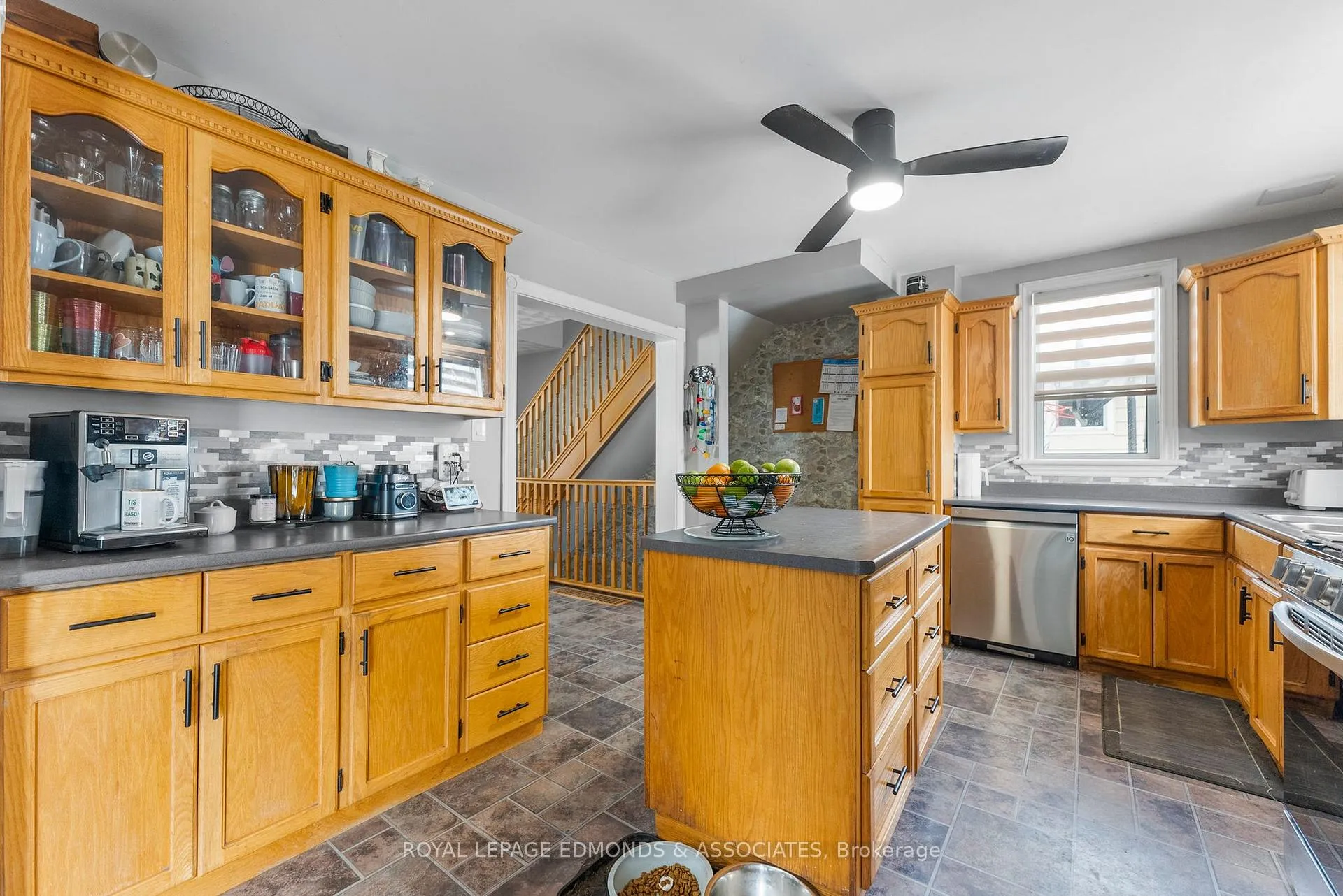 Photo 9 of 565 Elizabeth Street, Pembroke — HOMEH