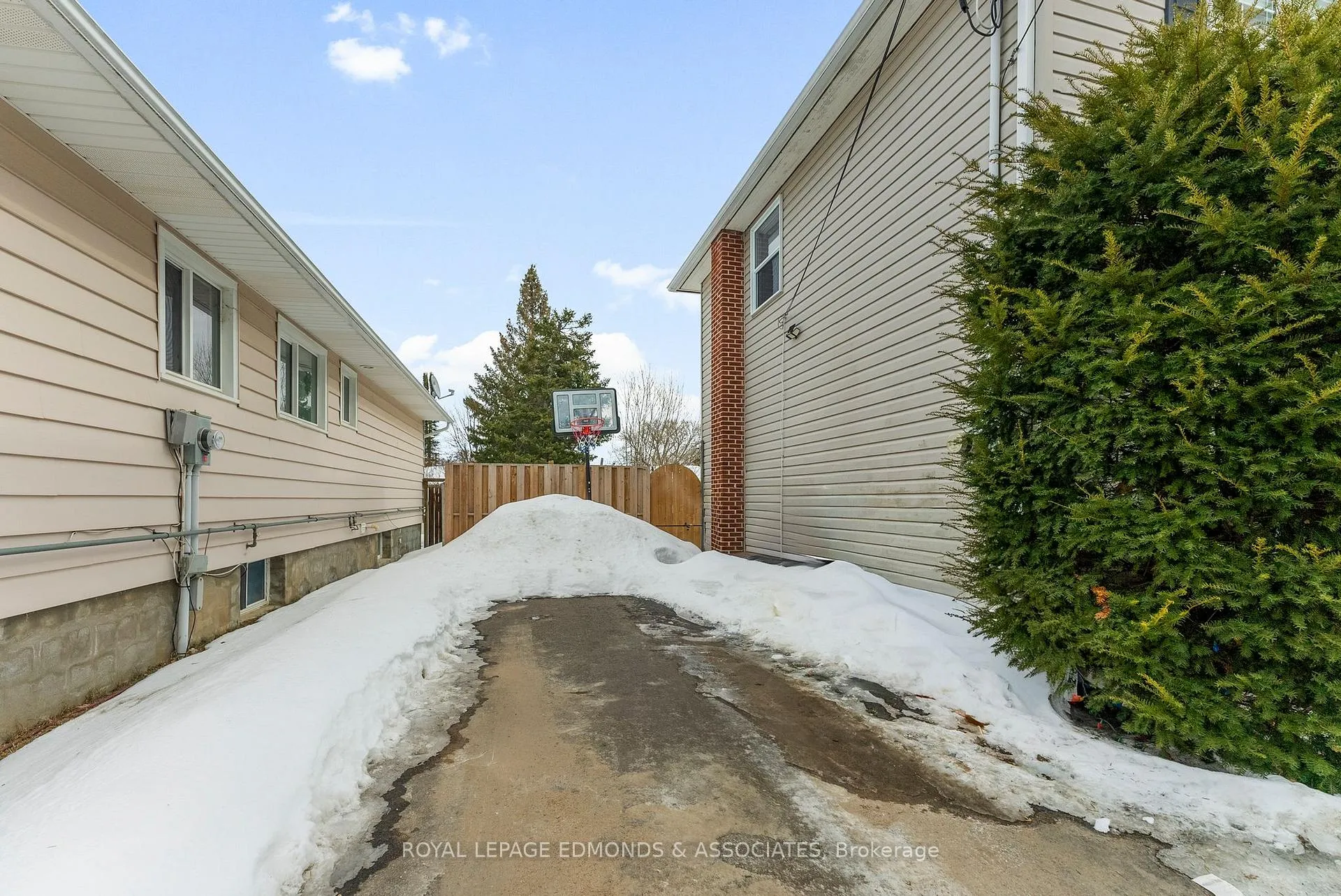 Photo 43 of 565 Elizabeth Street, Pembroke — HOMEH