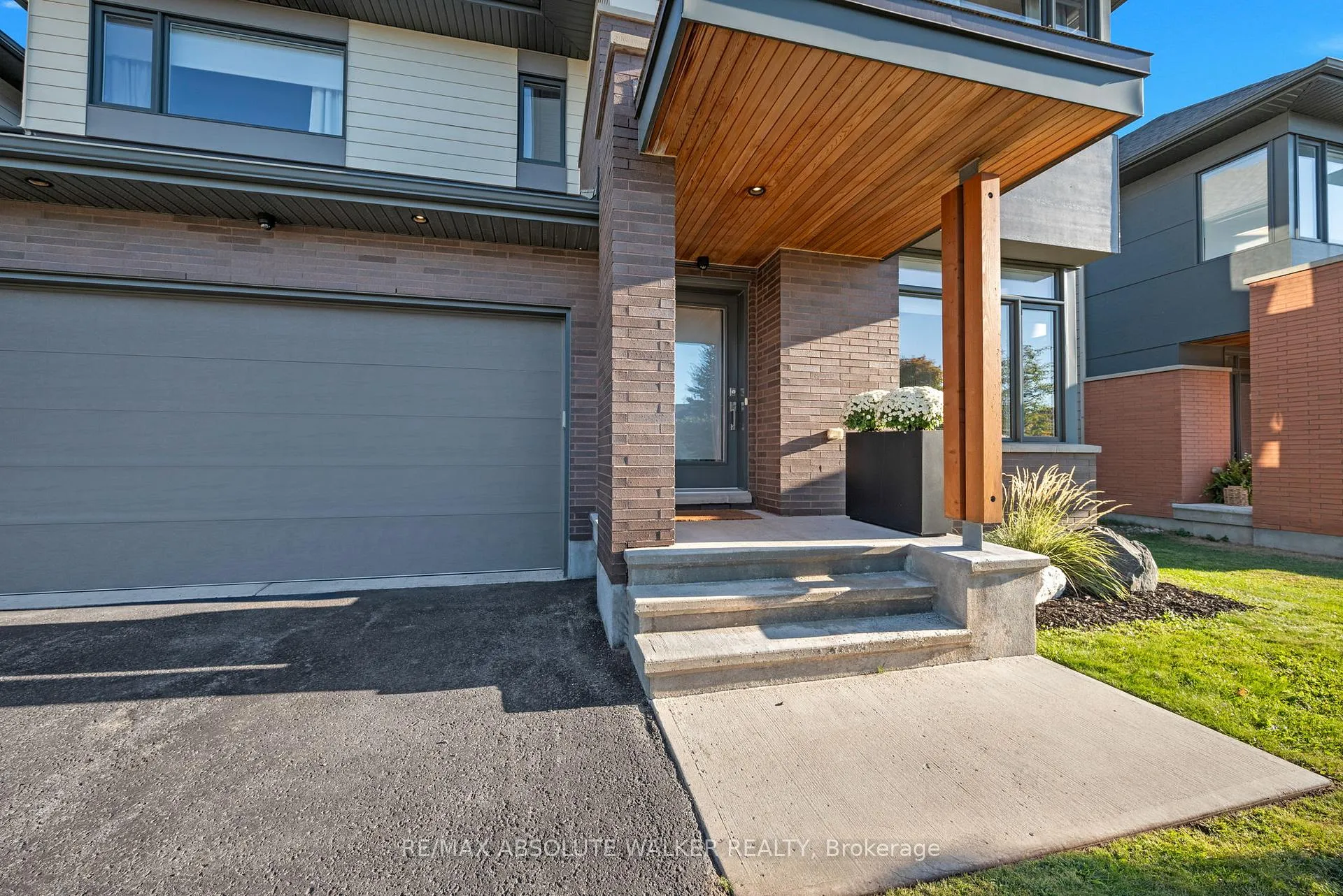 Photo 3 of 149 Stonemeadow Drive, Ottawa, Kanata - Bridlewood — HOMEH