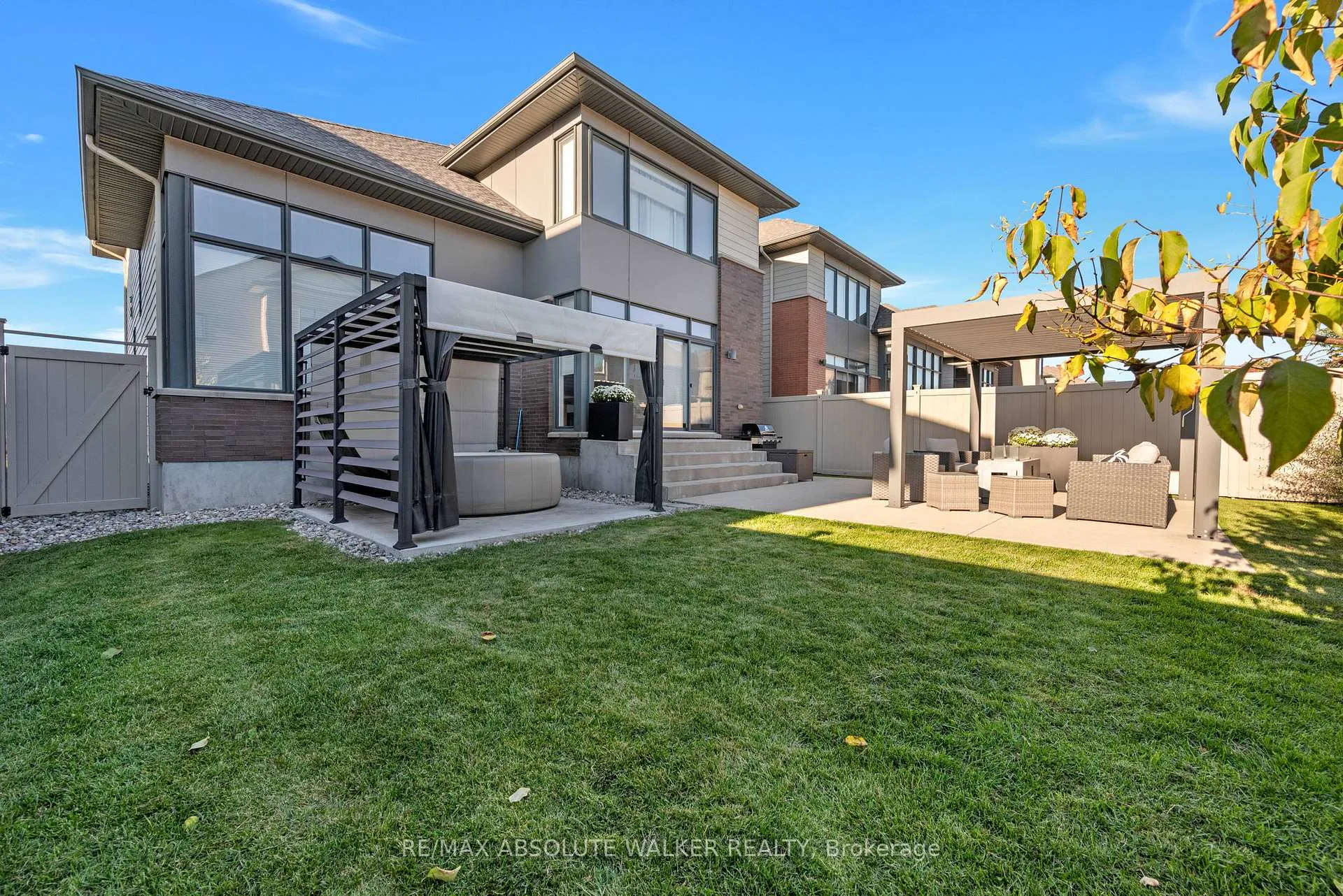 Photo 33 of 149 Stonemeadow Drive, Ottawa, Kanata - Bridlewood — HOMEH