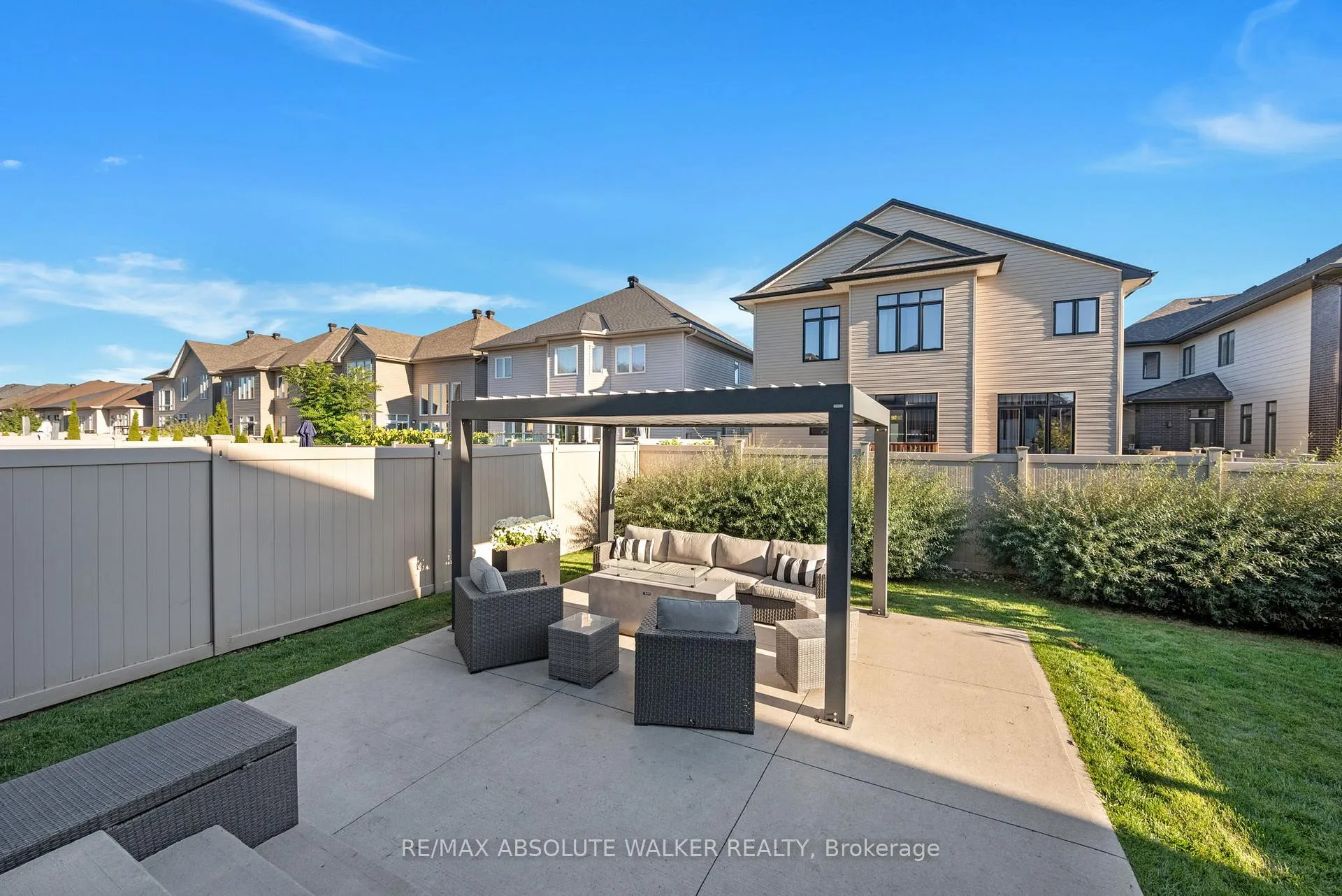 Photo 37 of 149 Stonemeadow Drive, Ottawa, Kanata - Bridlewood — HOMEH