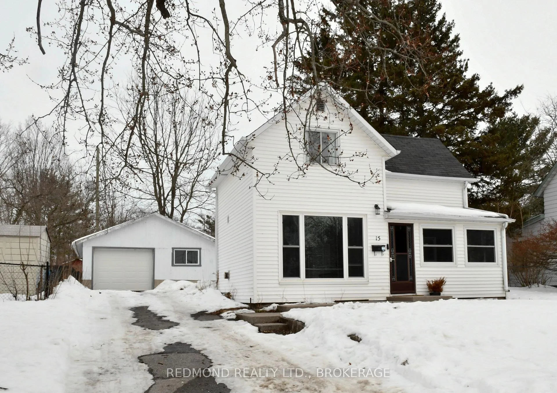 Photo 1 of 15 Osborne Street, Gananoque — HOMEH