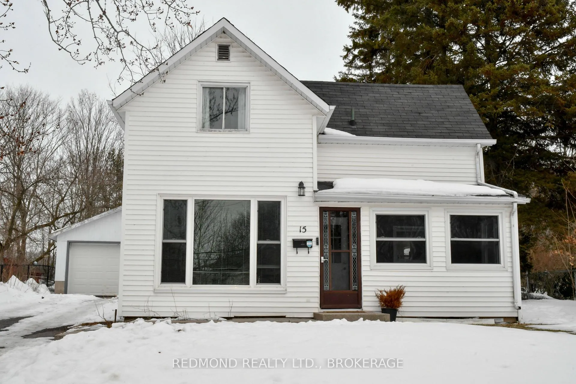 Photo 2 of 15 Osborne Street, Gananoque — HOMEH