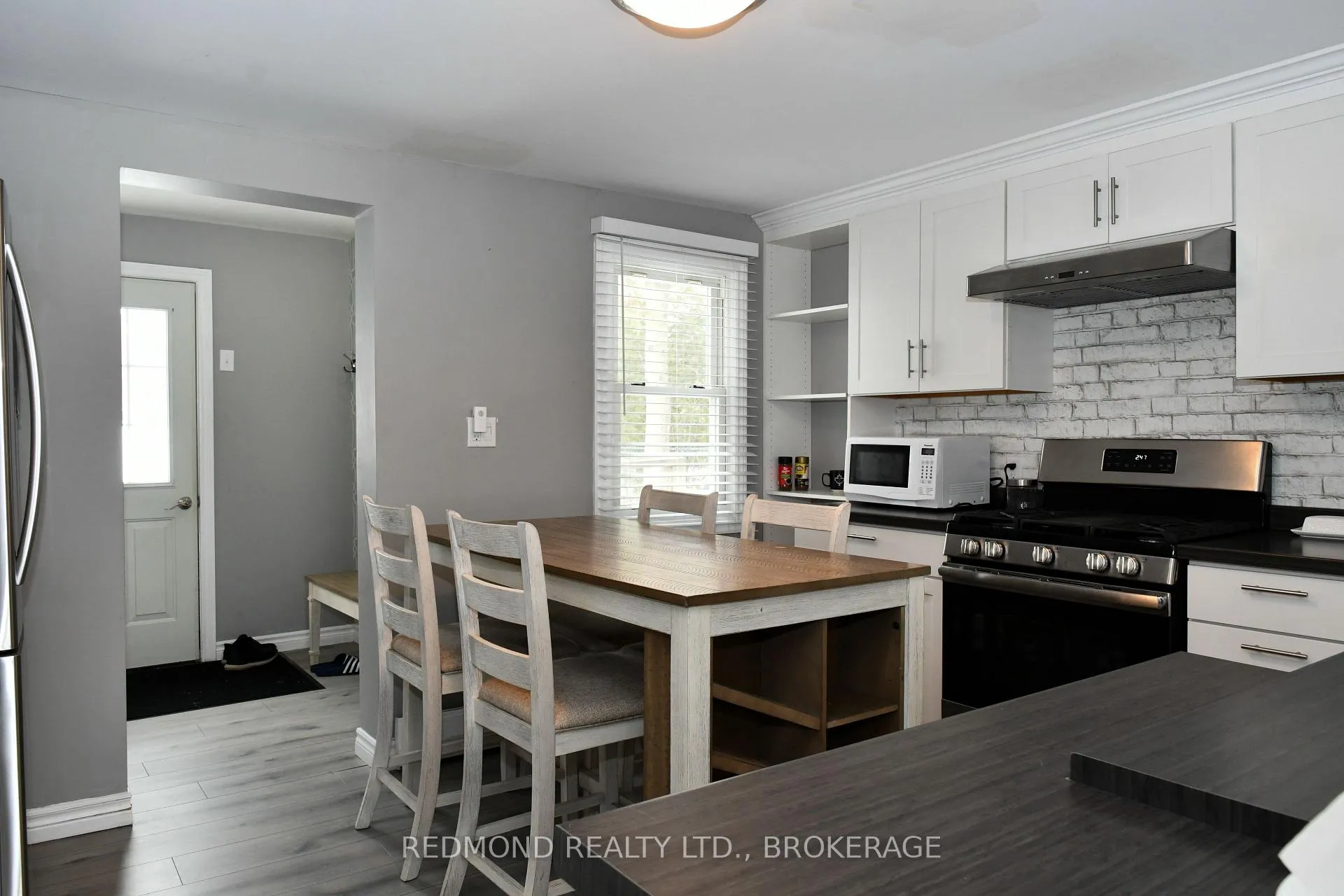 Photo 9 of 15 Osborne Street, Gananoque — HOMEH