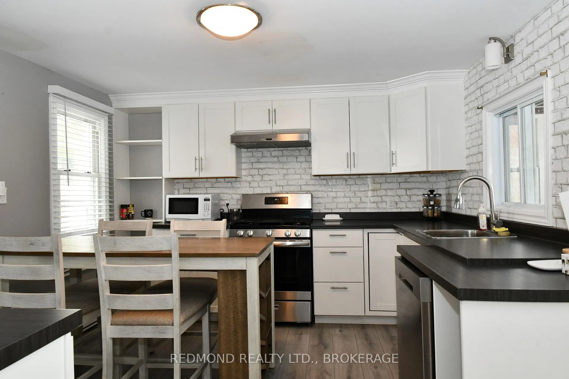 Photo 10 of 15 Osborne Street, Gananoque — HOMEH