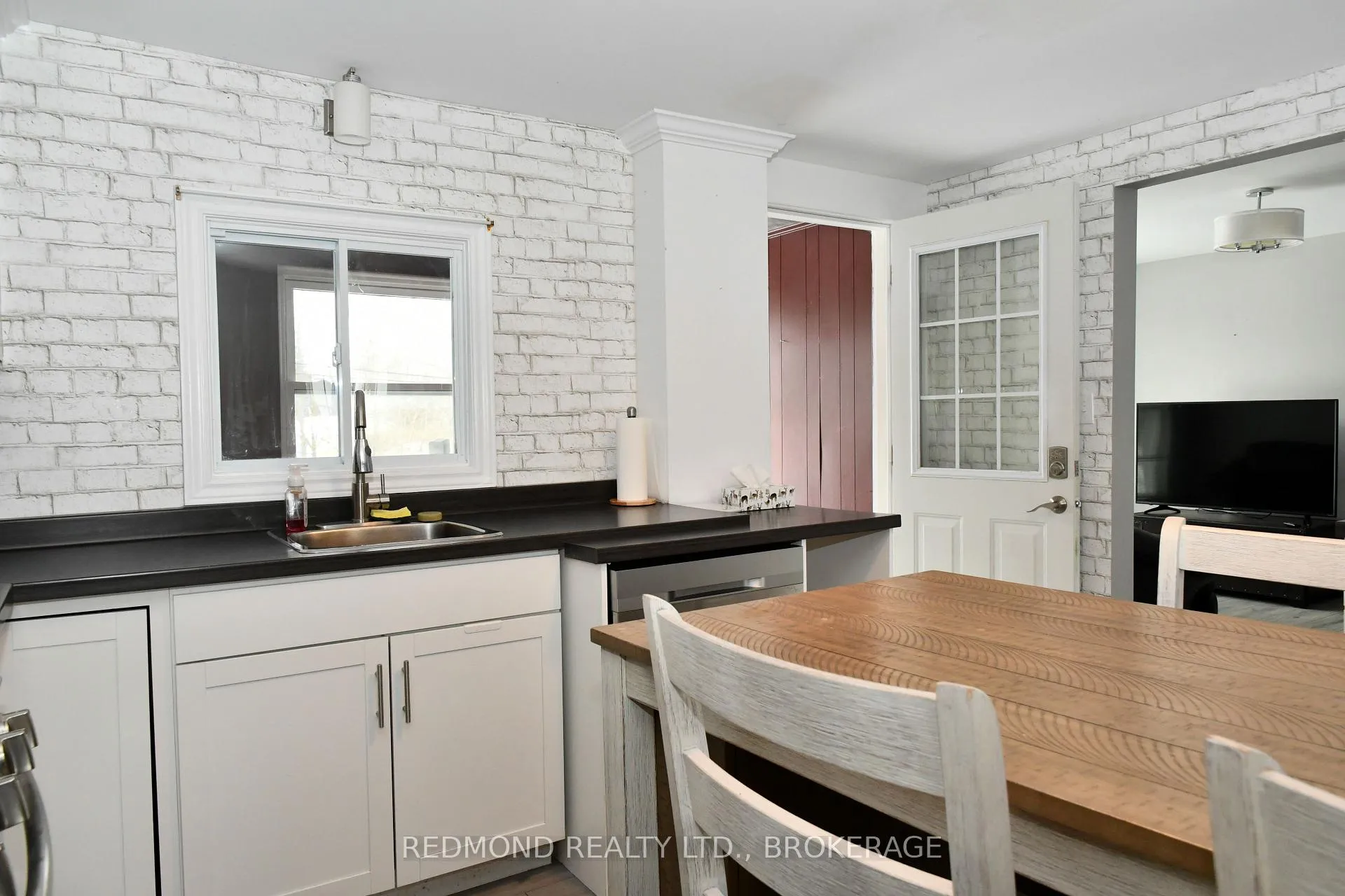 Photo 11 of 15 Osborne Street, Gananoque — HOMEH