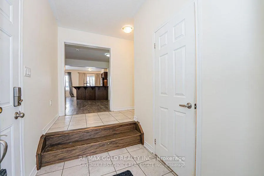 Photo 3 of 138 Watermill Street, Kitchener — HOMEH